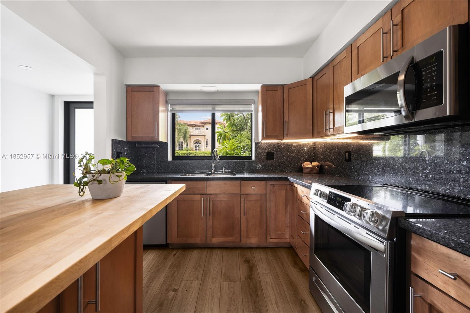 Property photo # 9