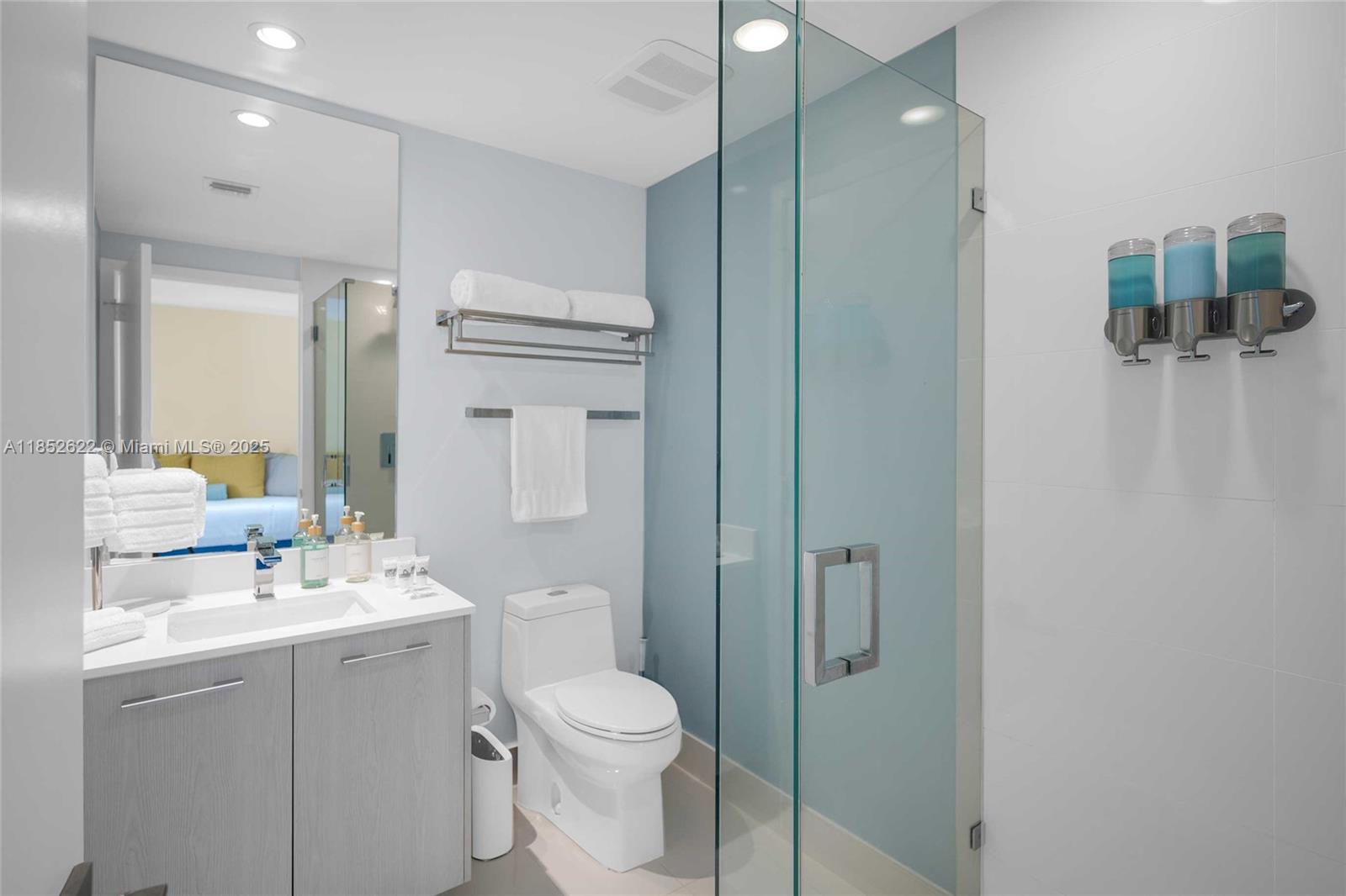 55 SW 9th St #3306, Miami FL 33130