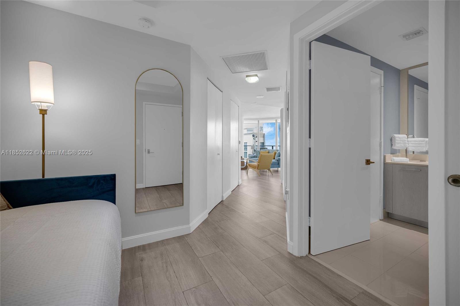 55 SW 9th St #3306, Miami FL 33130