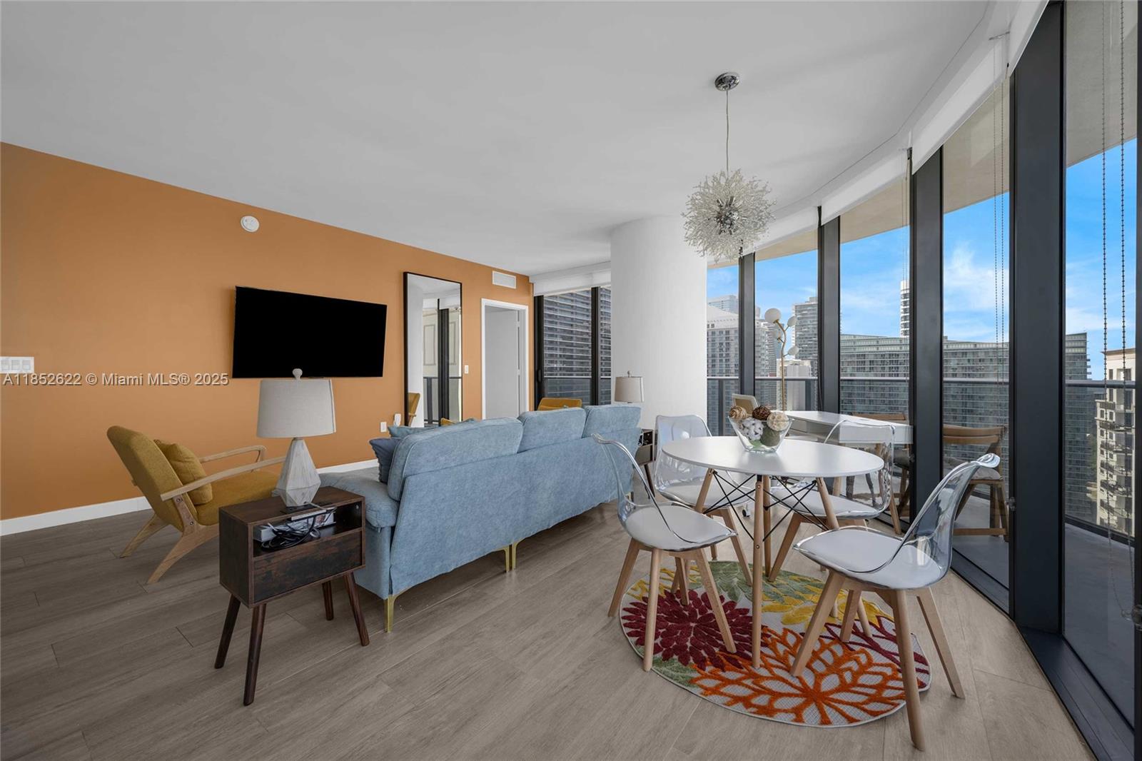 55 SW 9th St #3306, Miami FL 33130