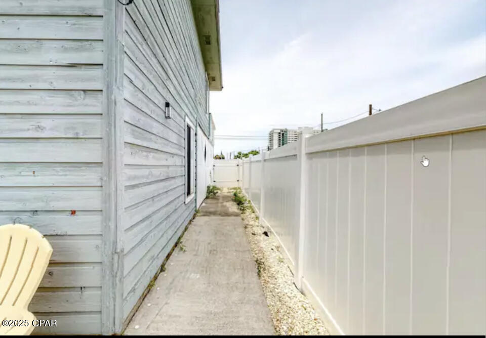 Image 4 For 6024 Beach Drive A