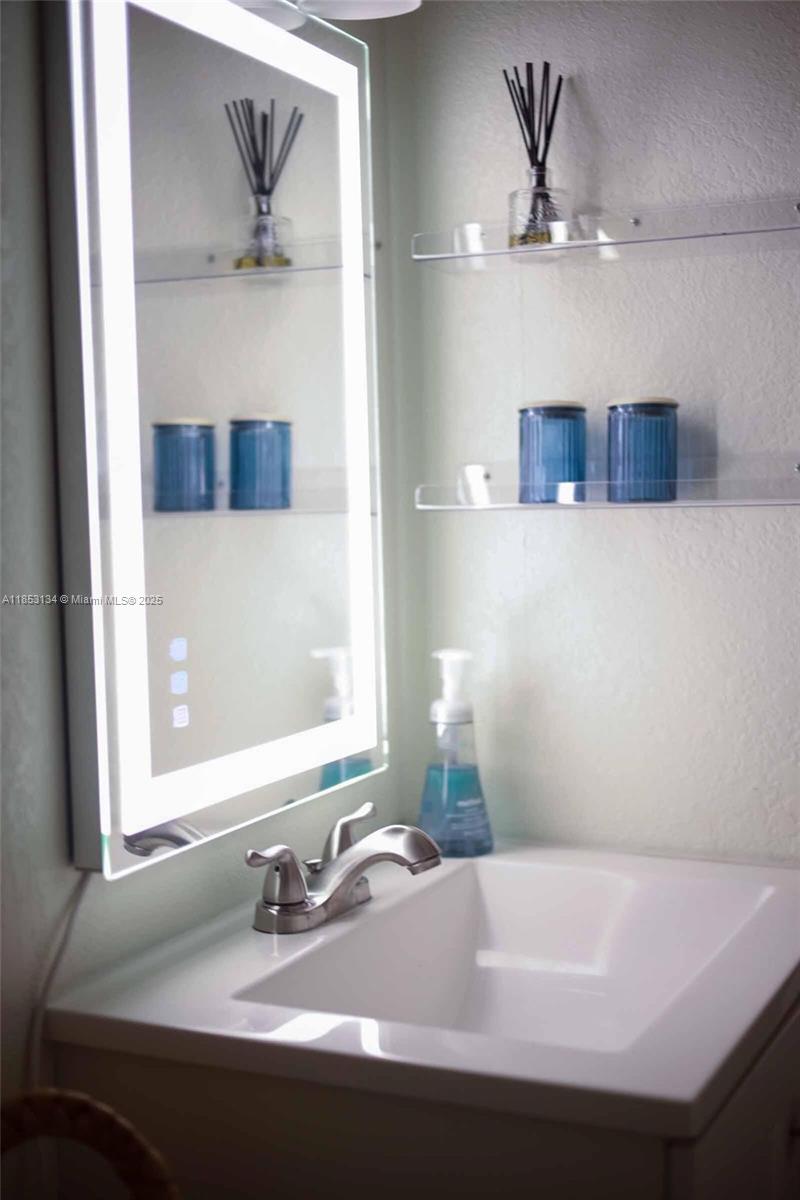 Property photo # 9