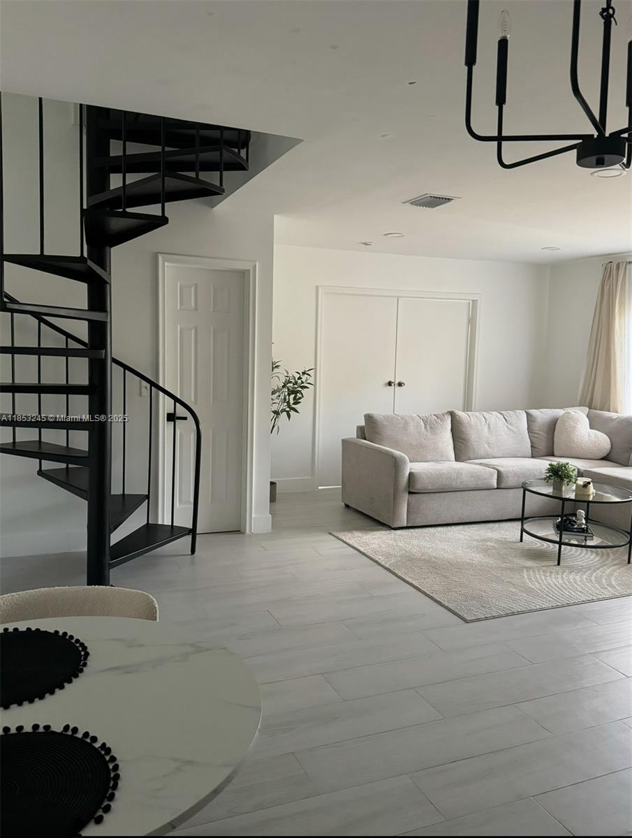 Lago Del Rey Condo #1