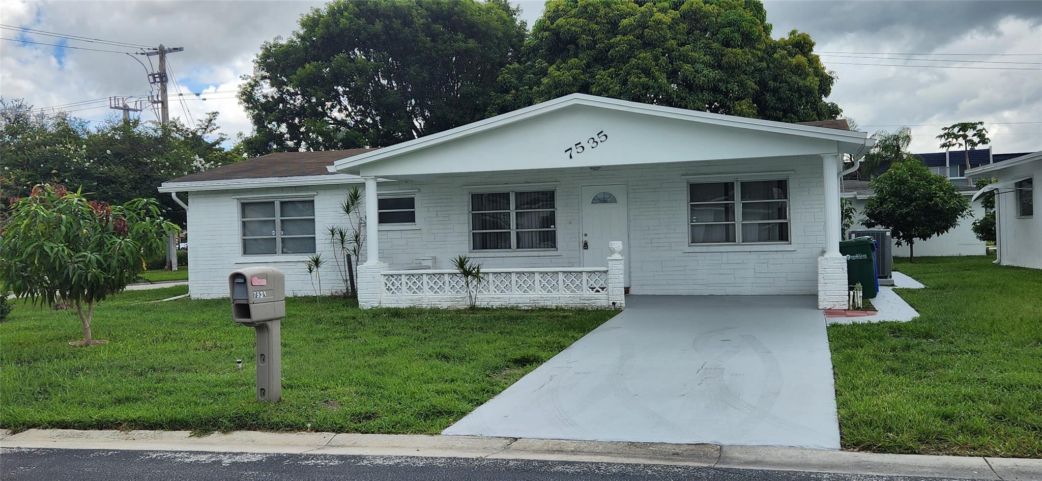 7535 NW 7th Place FL