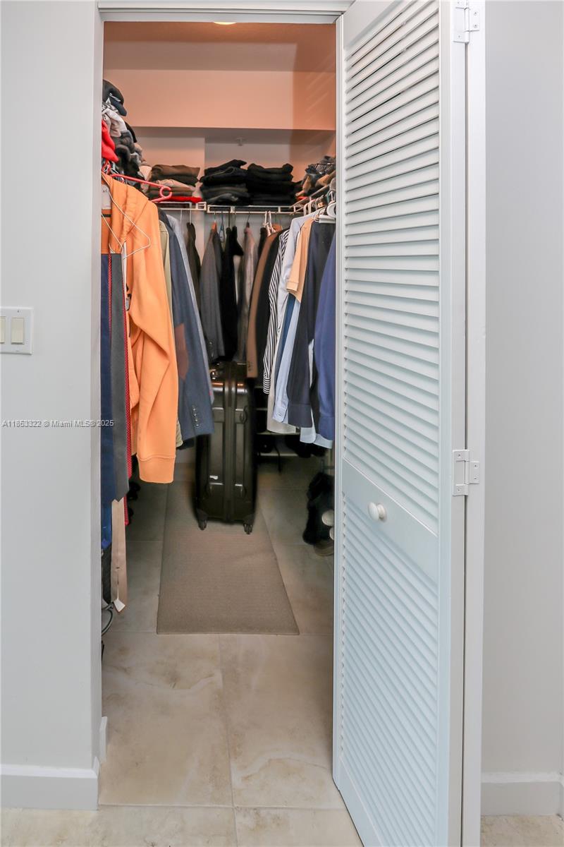 335 S Biscayne Blvd #1705, Miami FL 33131