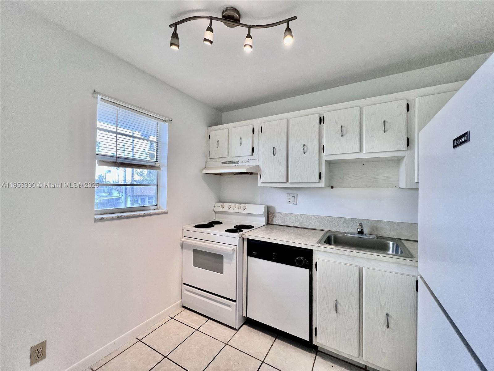 Property photo # 9