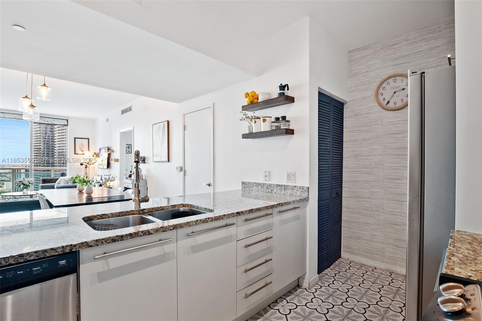 Property photo # 9