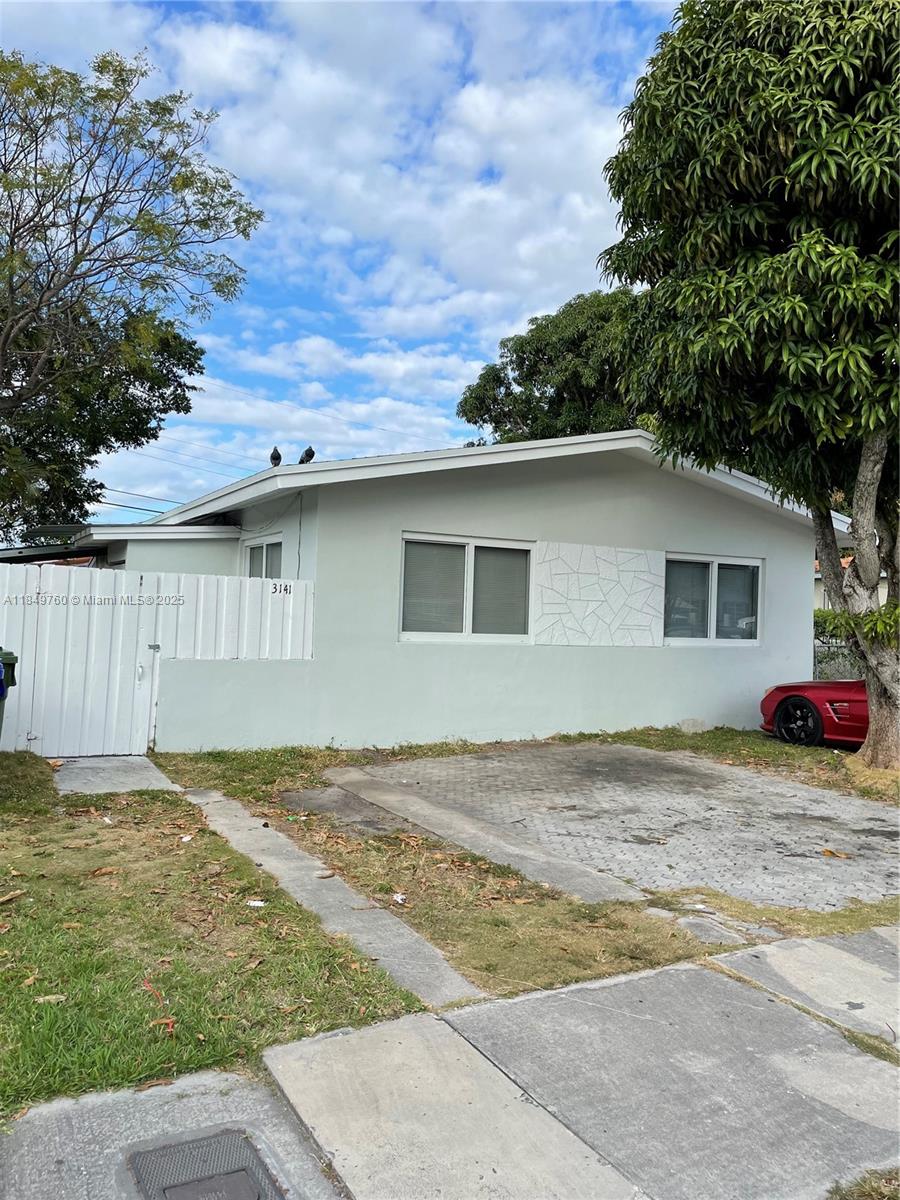 3141 SW 12th St 3141