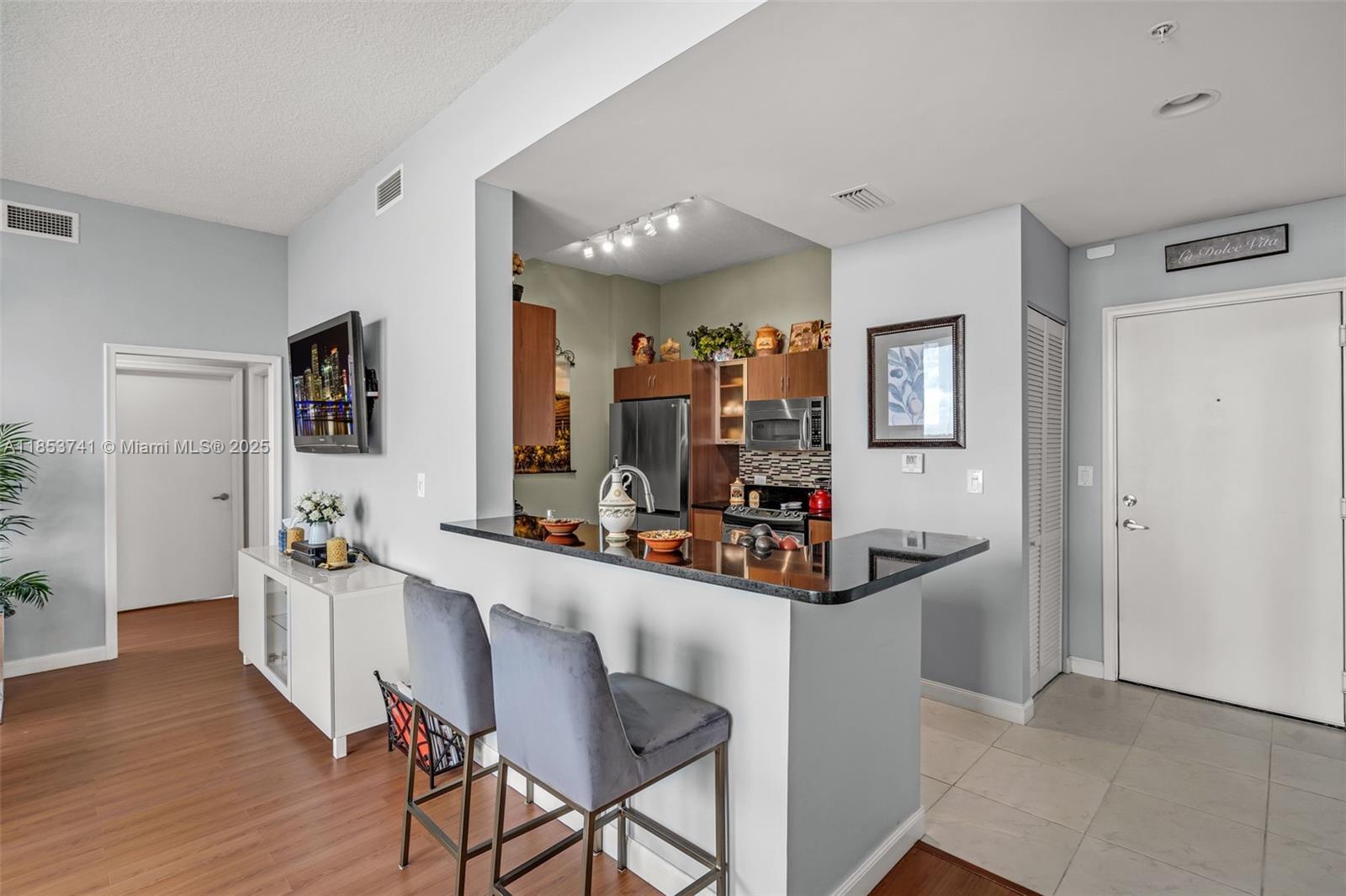 Property photo # 6