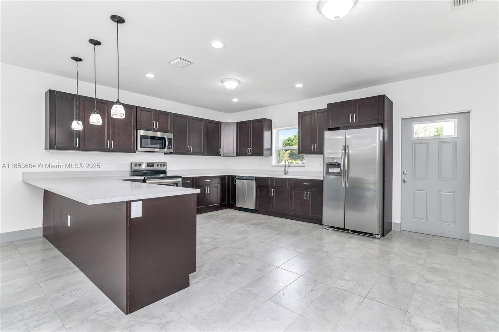 Property photo # 4