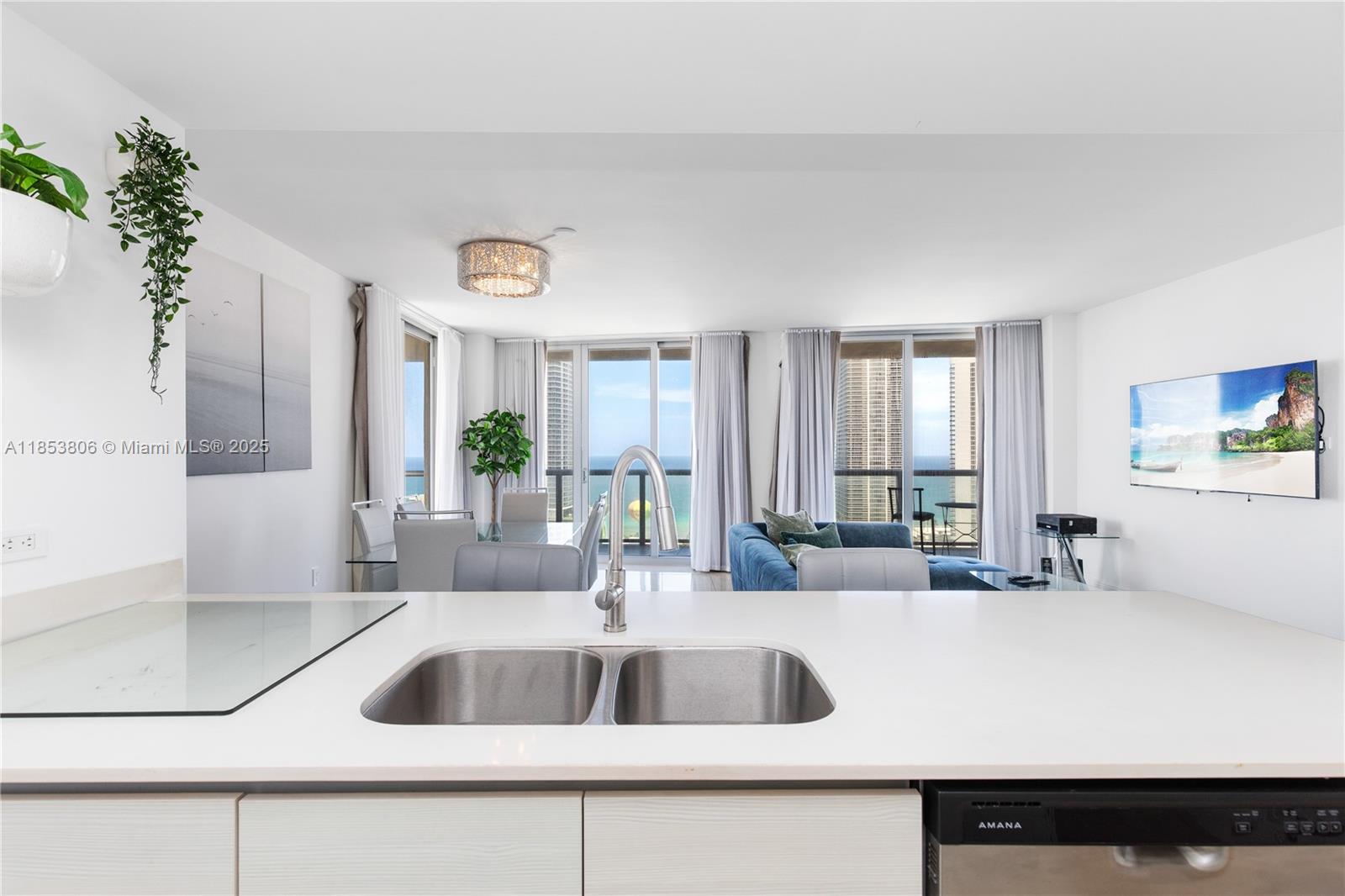 Condo for Rent in Hallandale Beach, FL