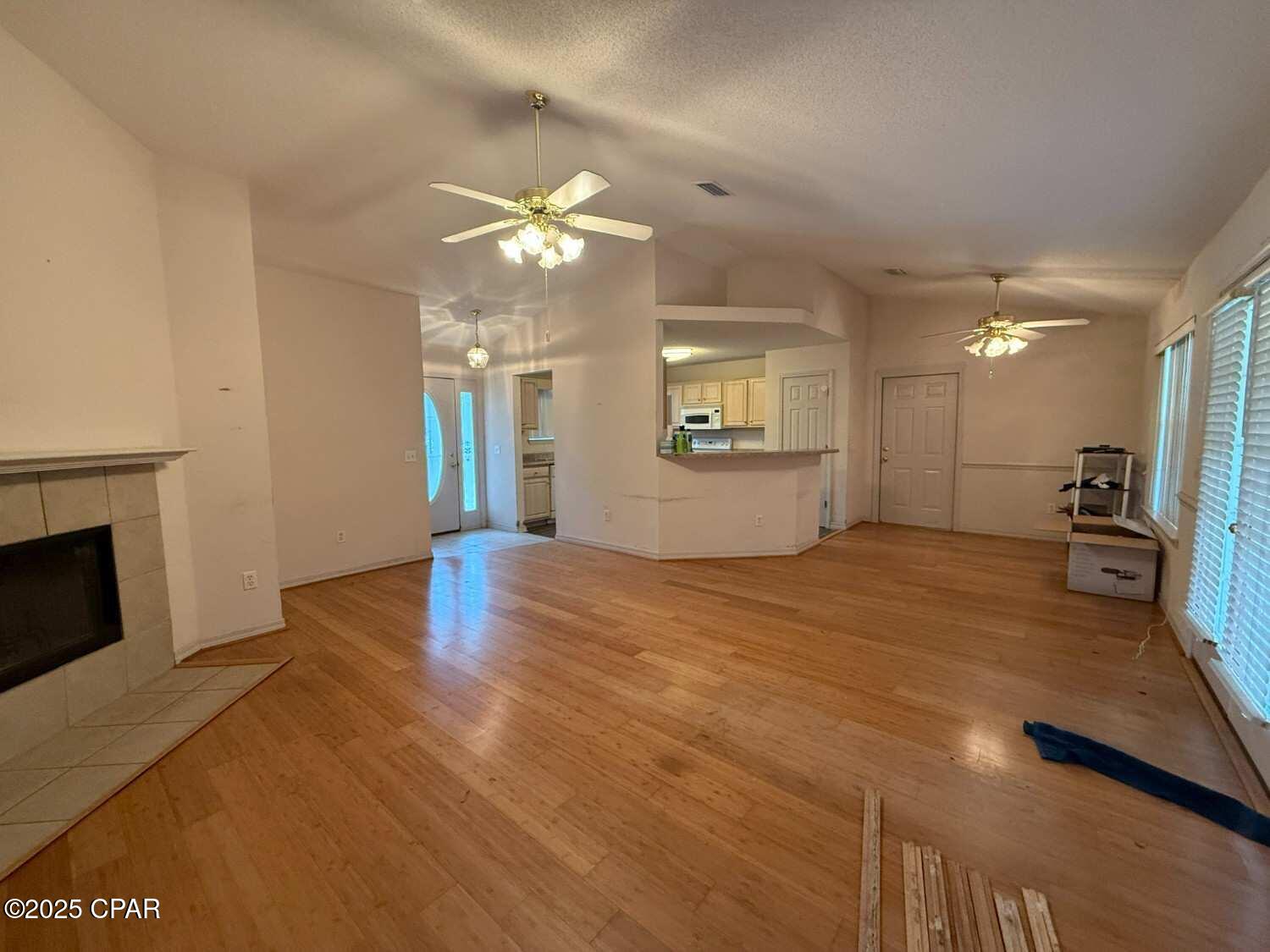 Image 11 For 4078 Jacaranda Tc
