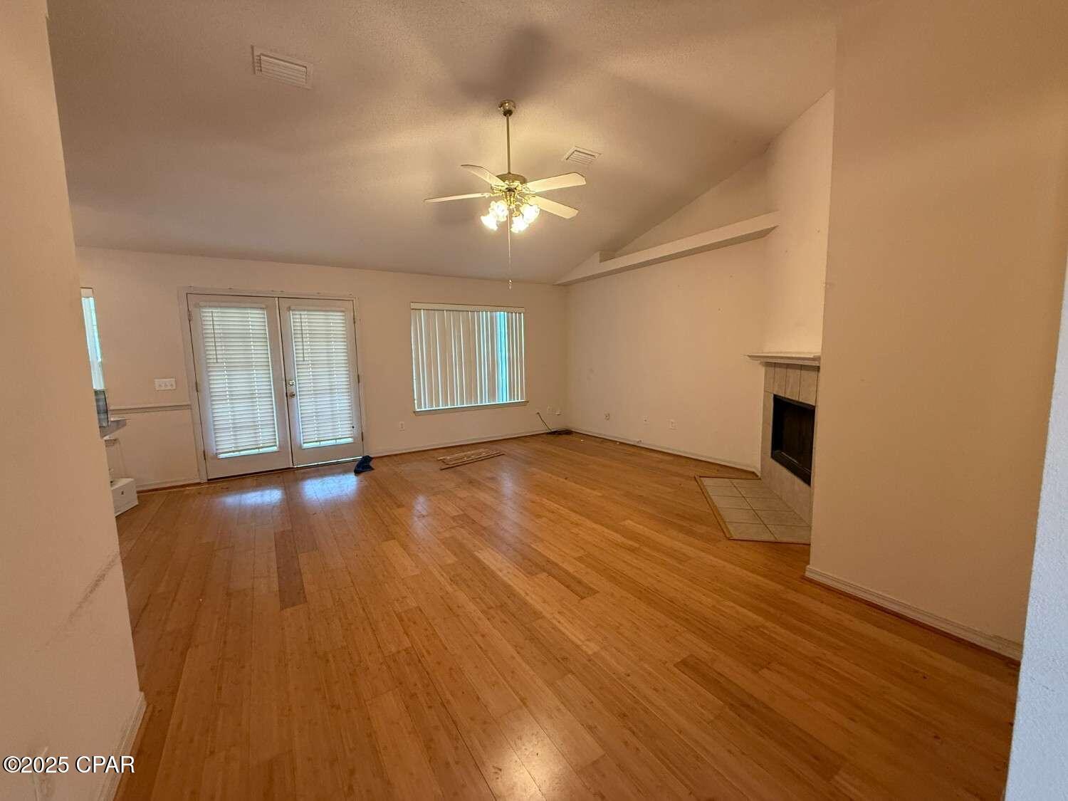 Image 8 For 4078 Jacaranda Tc