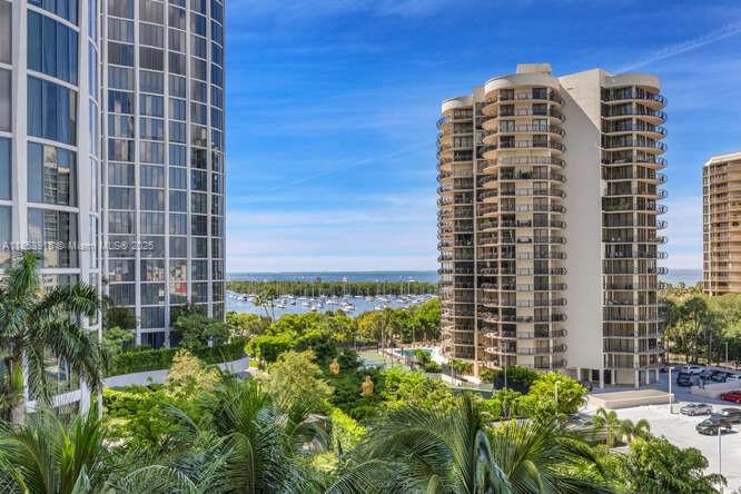 Apartamento para Alugar em Miami, FL