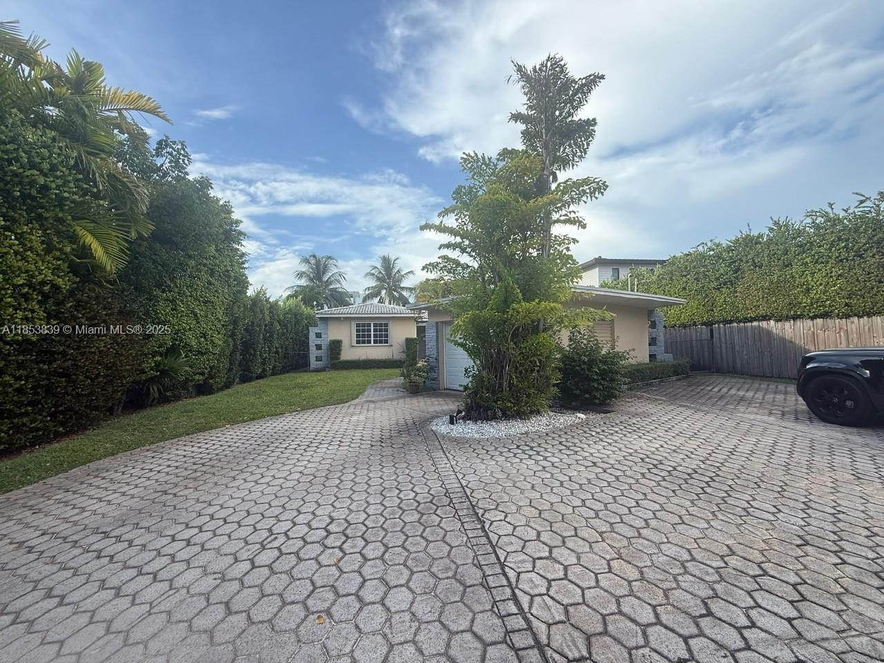 Property photo # 0