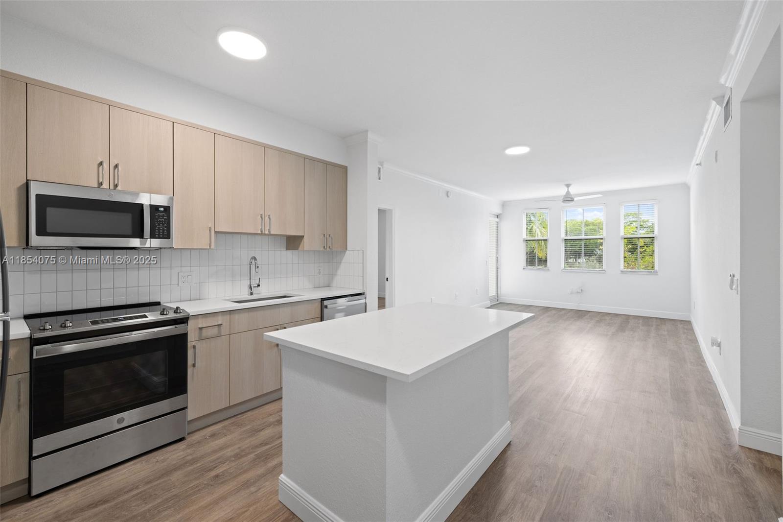 Property photo # 9