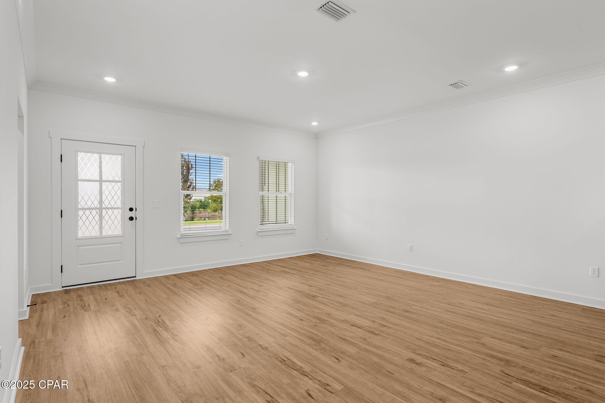 Image 9 For 2409 Rushes Avenue