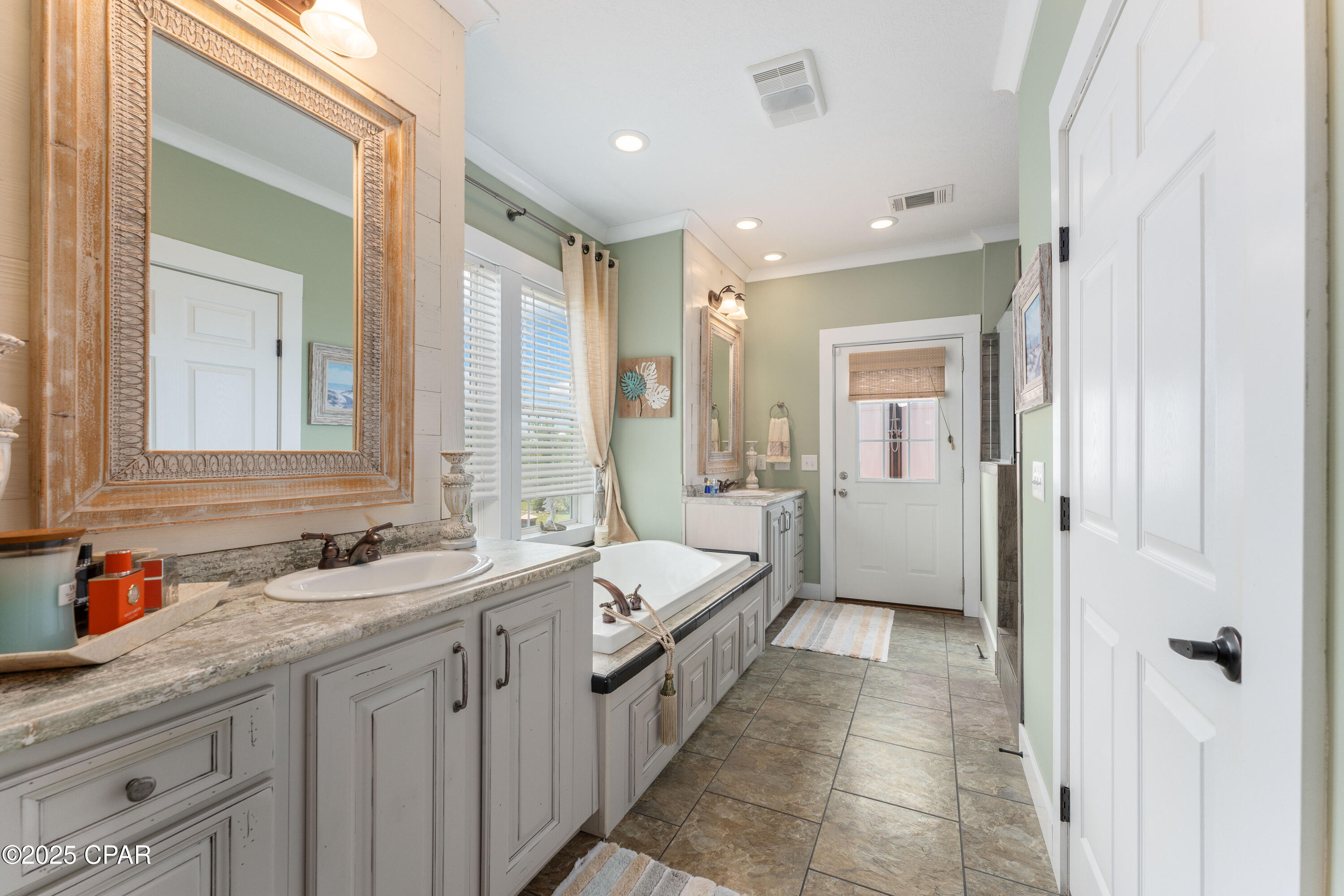 Bu4ozm_1  X8abxjjm1covwwcnl7tfbz5tyydruc6tq