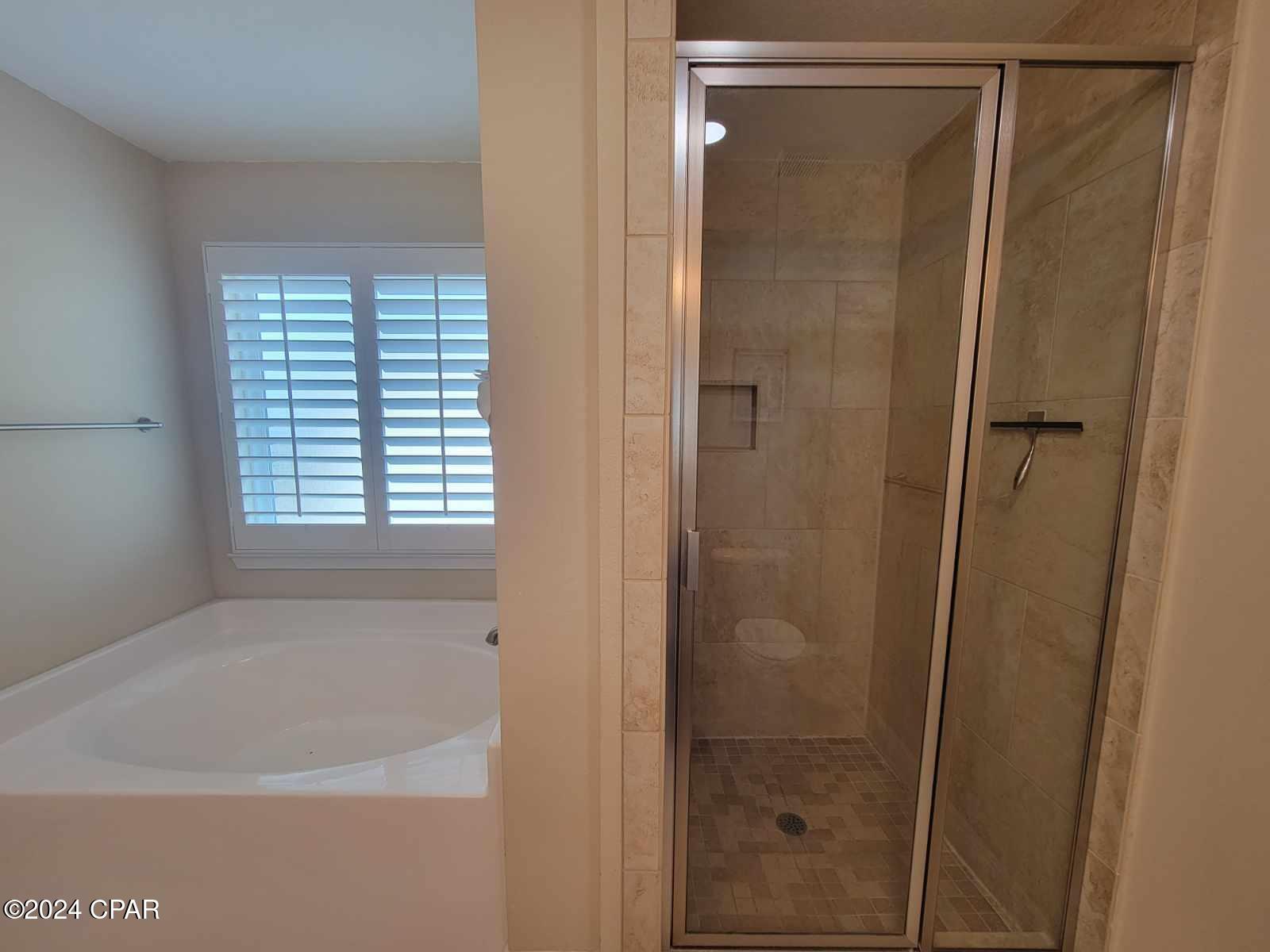 Kgmhu Fmueocypcndixqb0jkvuhuzcrc4stog1smfc0