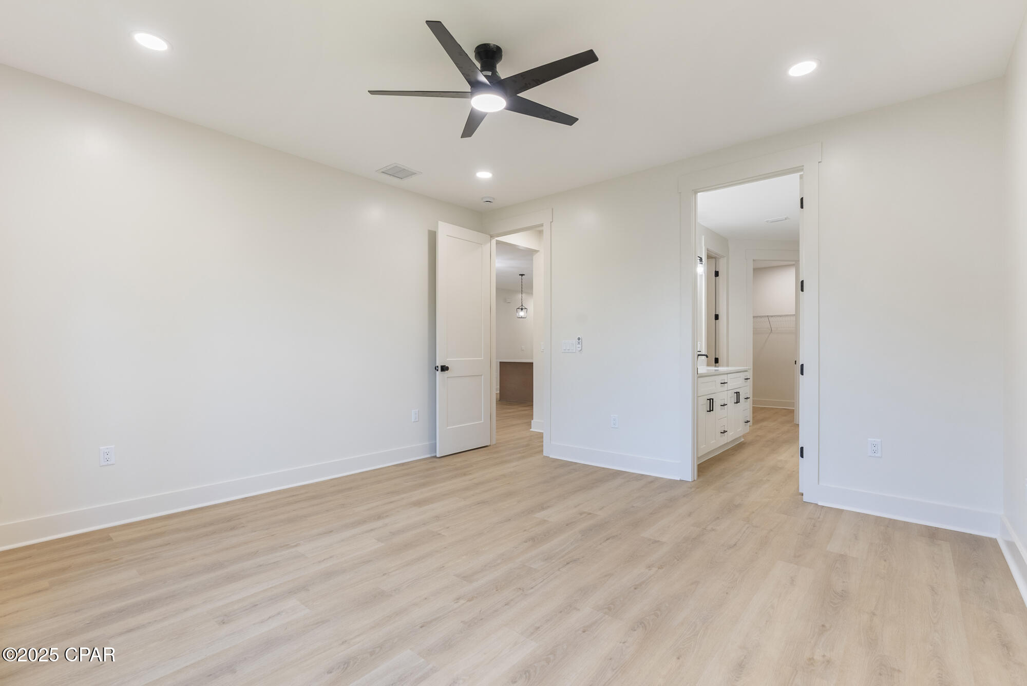 Image 17 For 2010 Norwood Place