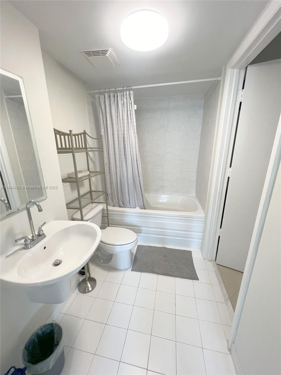 690 SW 1st Ct #1032, Miami FL 33130