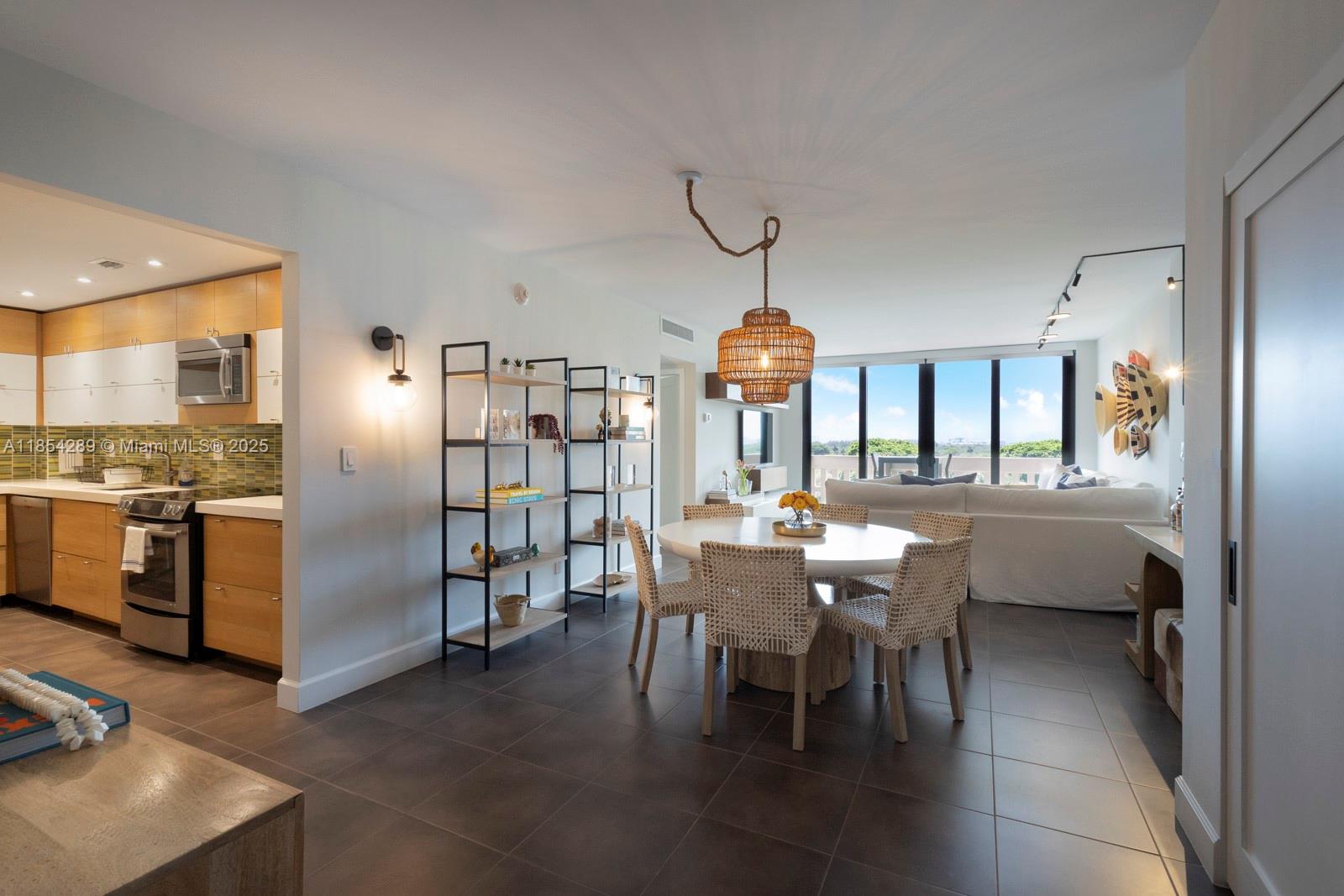 90 Edgewater Dr Unit 1111, Coral Gables, Florida 33133