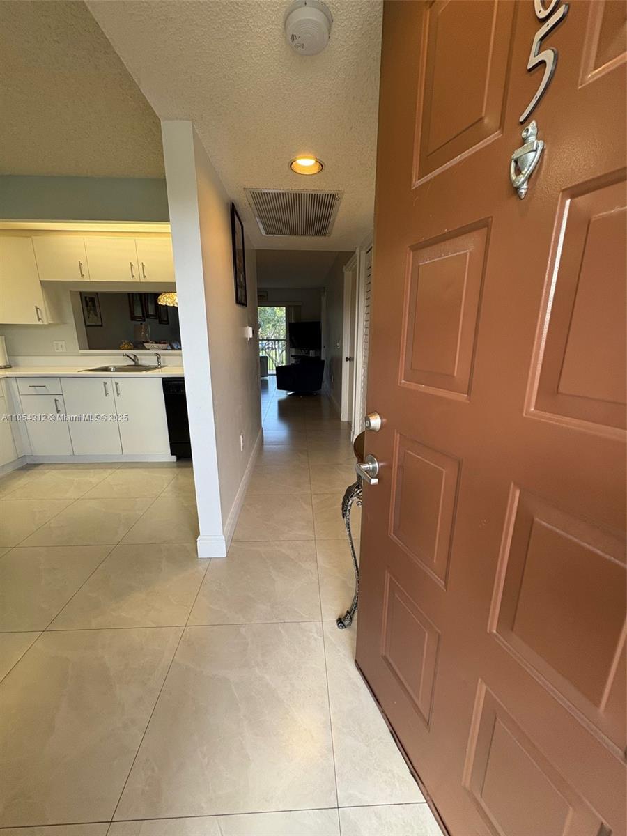 Ivanhoe East At Century V