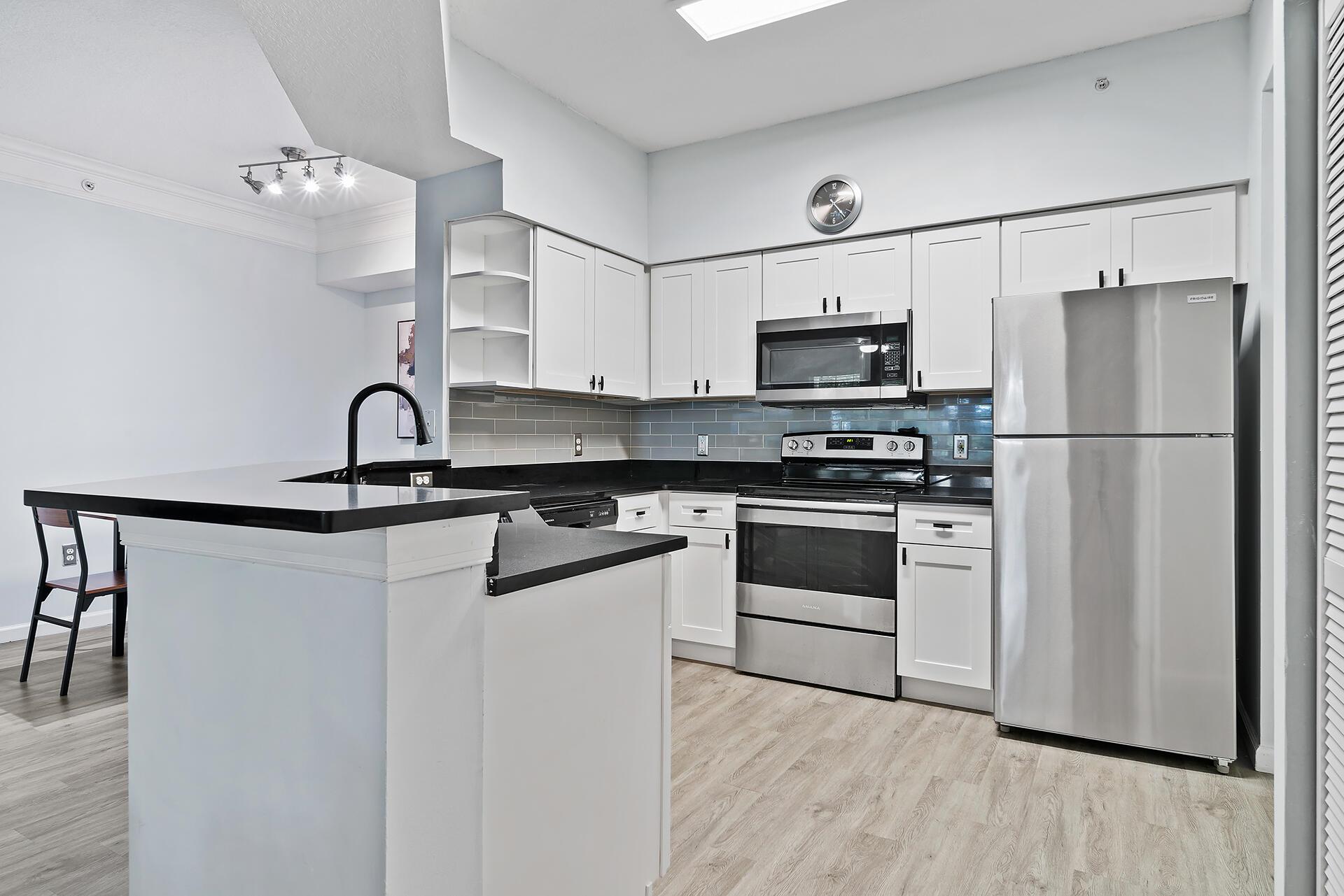 9857 Baywinds Drive Unit #9206, West Palm Beach, Florida 33411