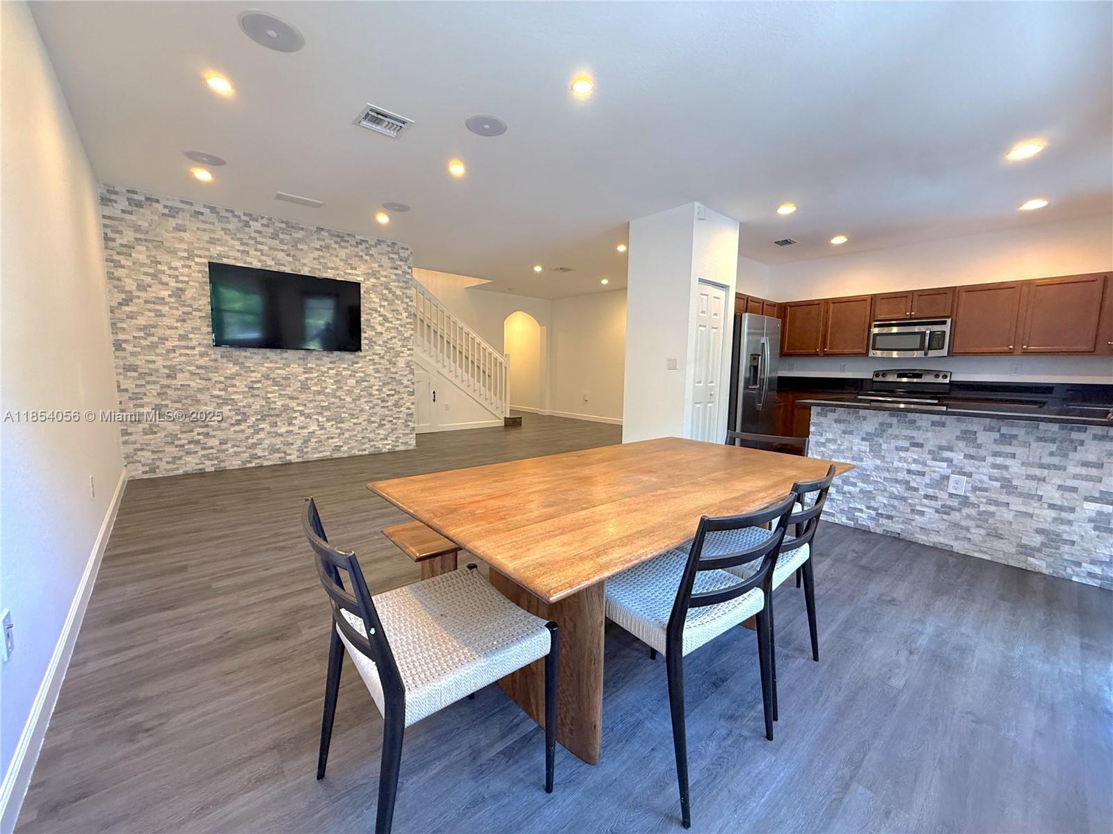 Property photo # 7