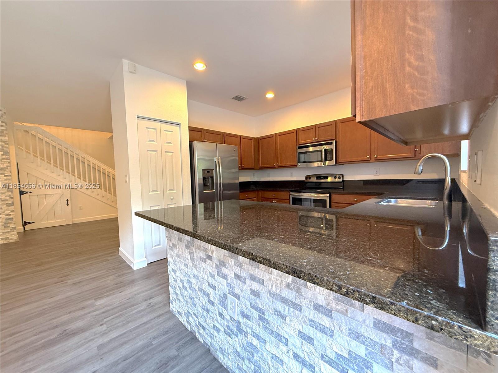 Property photo # 9