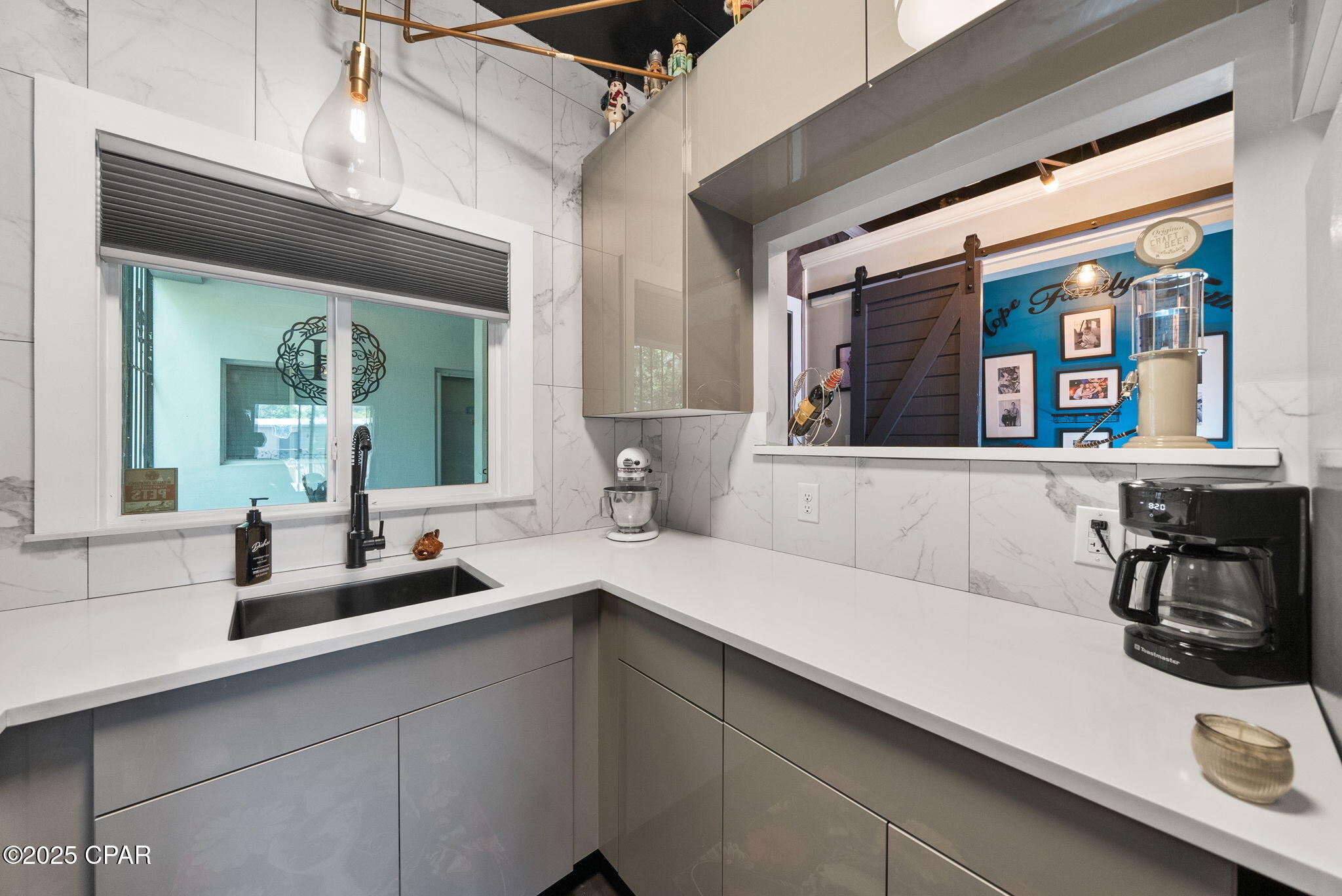 Image 6 For 105 Allen Avenue 56