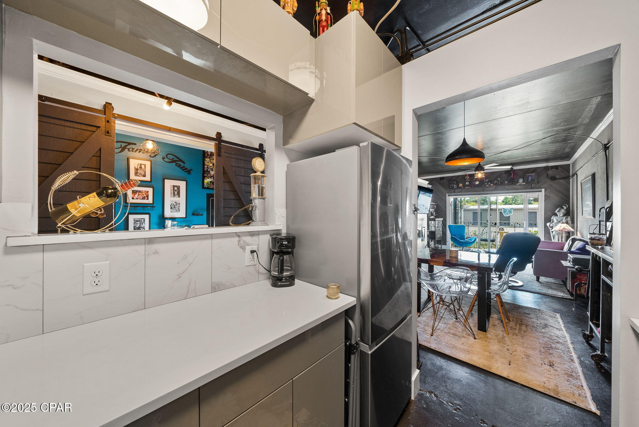 Image 9 For 105 Allen Avenue 56