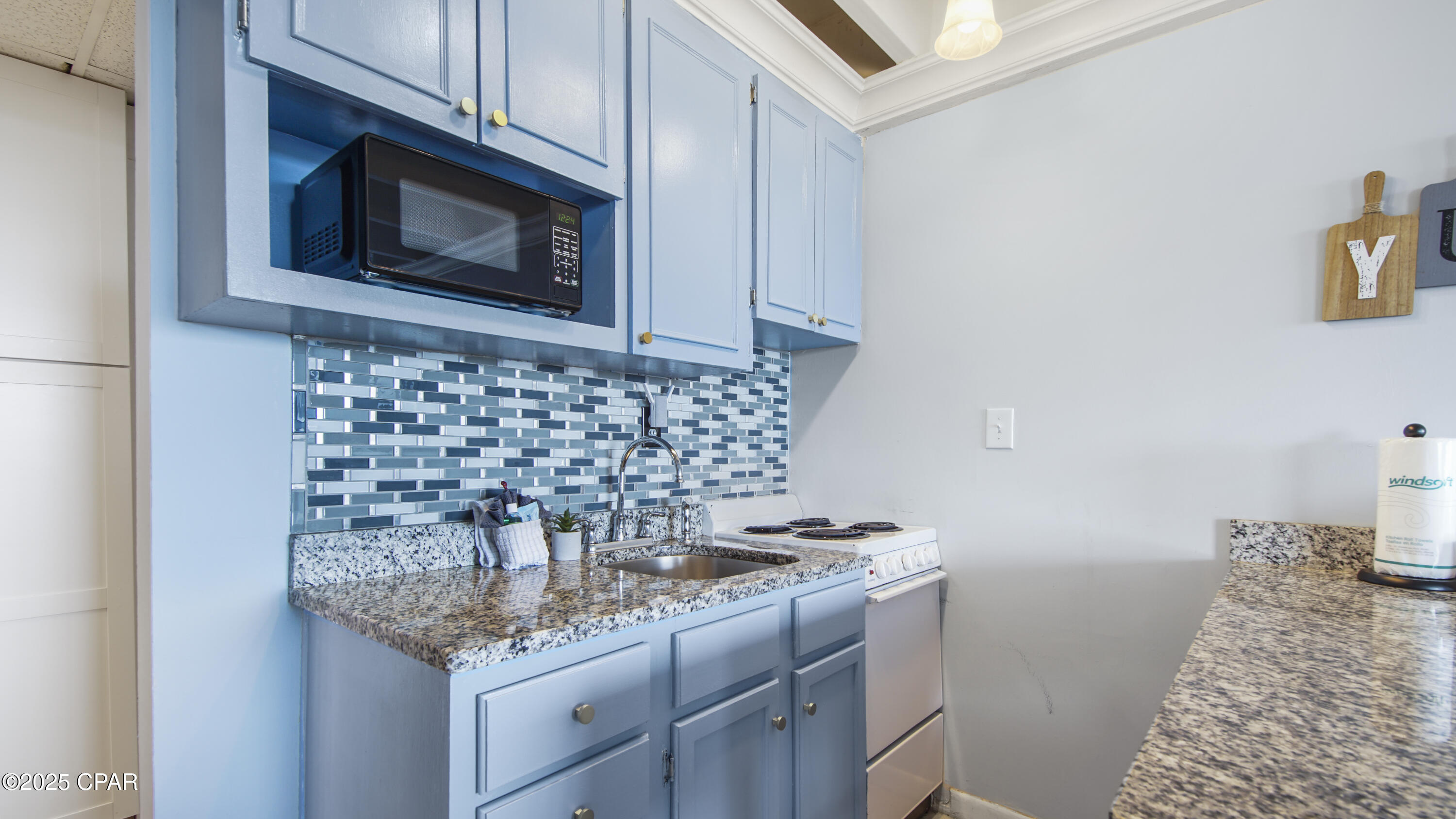 Ulx7roaxda Zjx4nuxjev2_sekfy1kesyiyvh6qu4_m