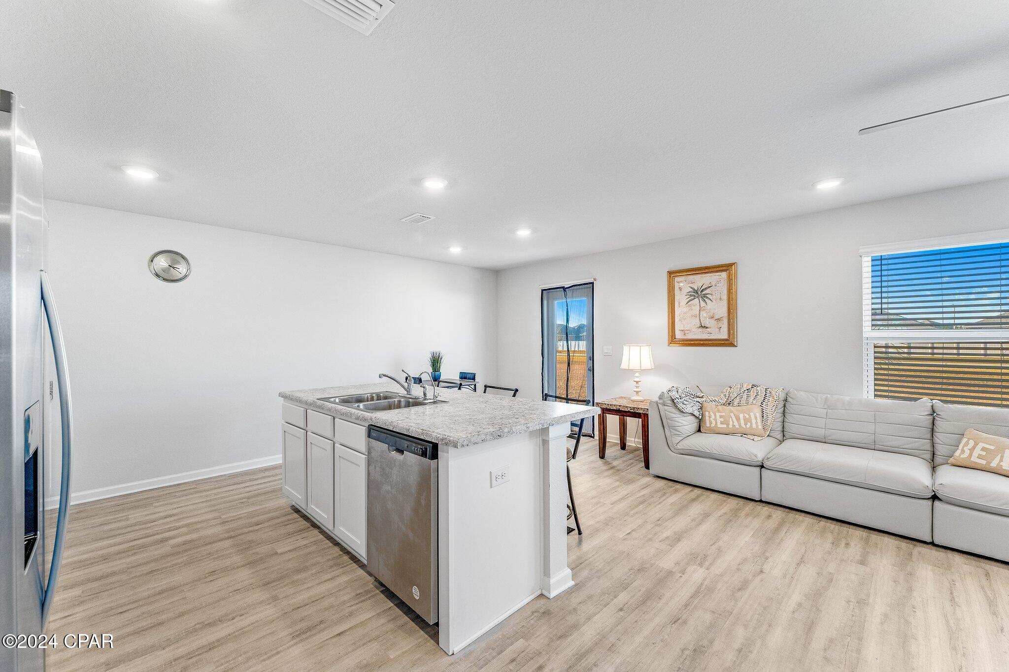 Axj1yt0crxxjty_9pua 4xfyjg6qpak5co4yjgqq74i