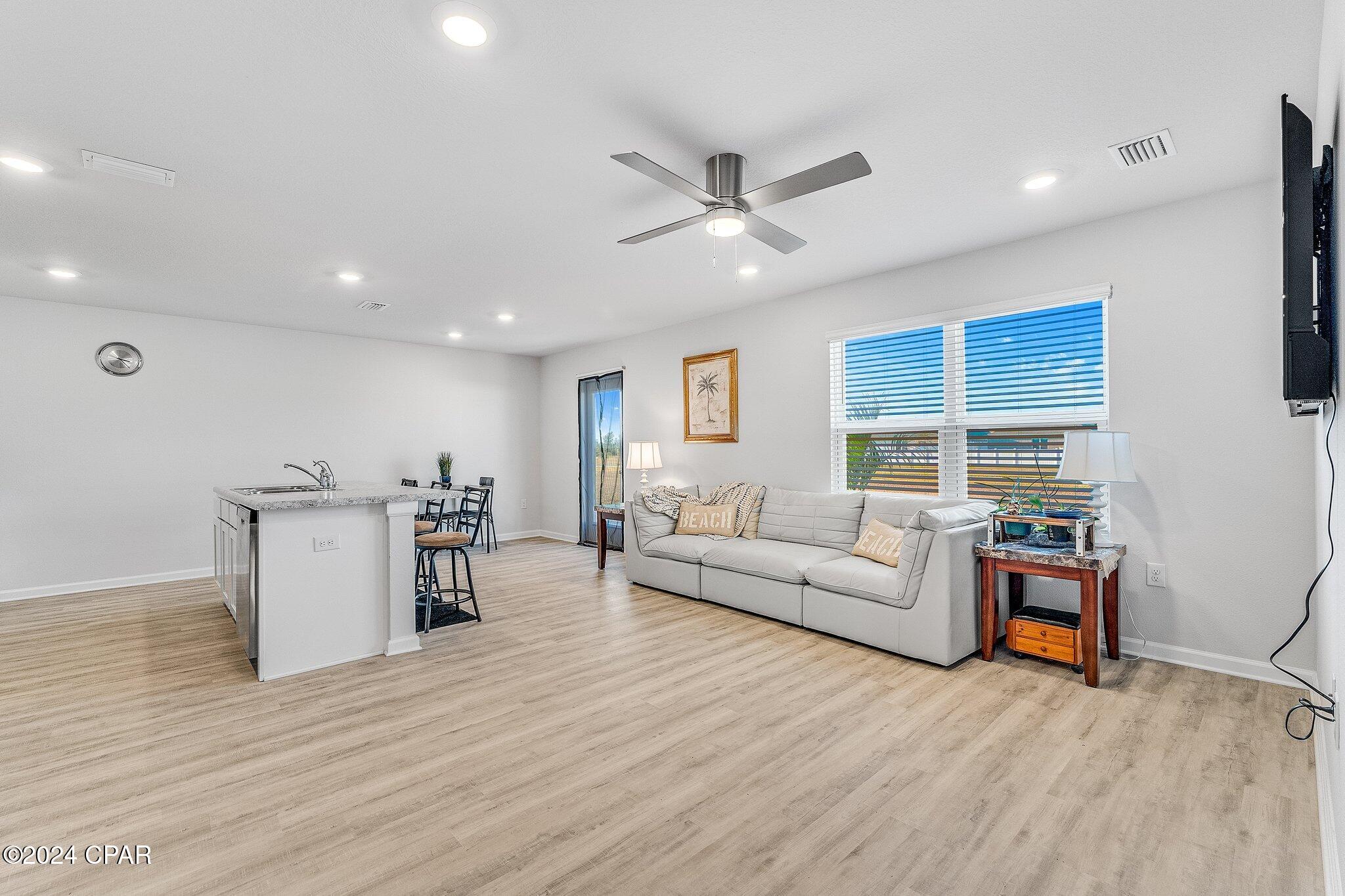 99rsmbzy_tm9zar1a_mouiicxmqxshs_cgutbpscpqc