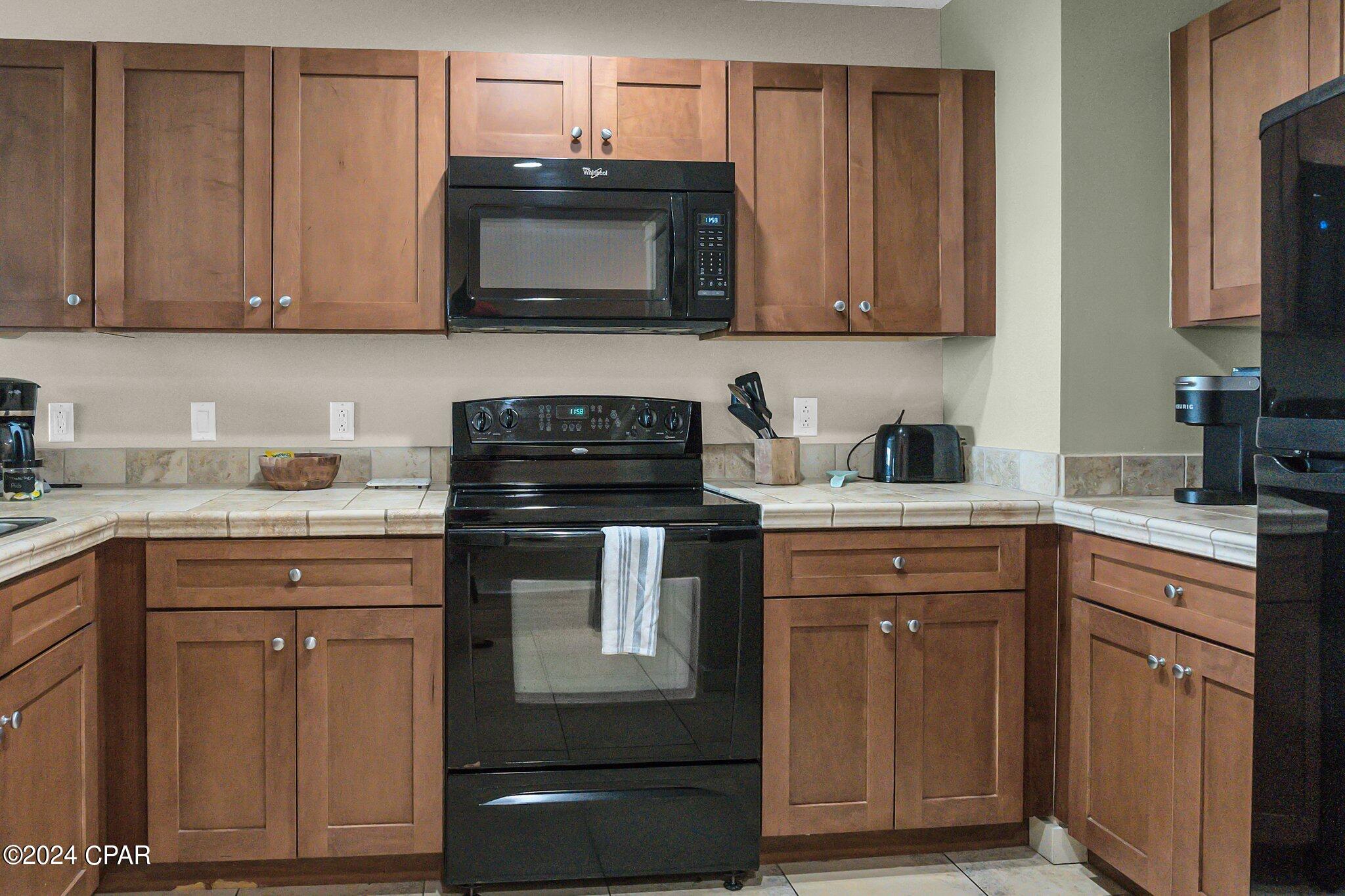 Uavtky5_aghm_zo9 Rxbmgj2dvzfua8tjclk Pf7n_0