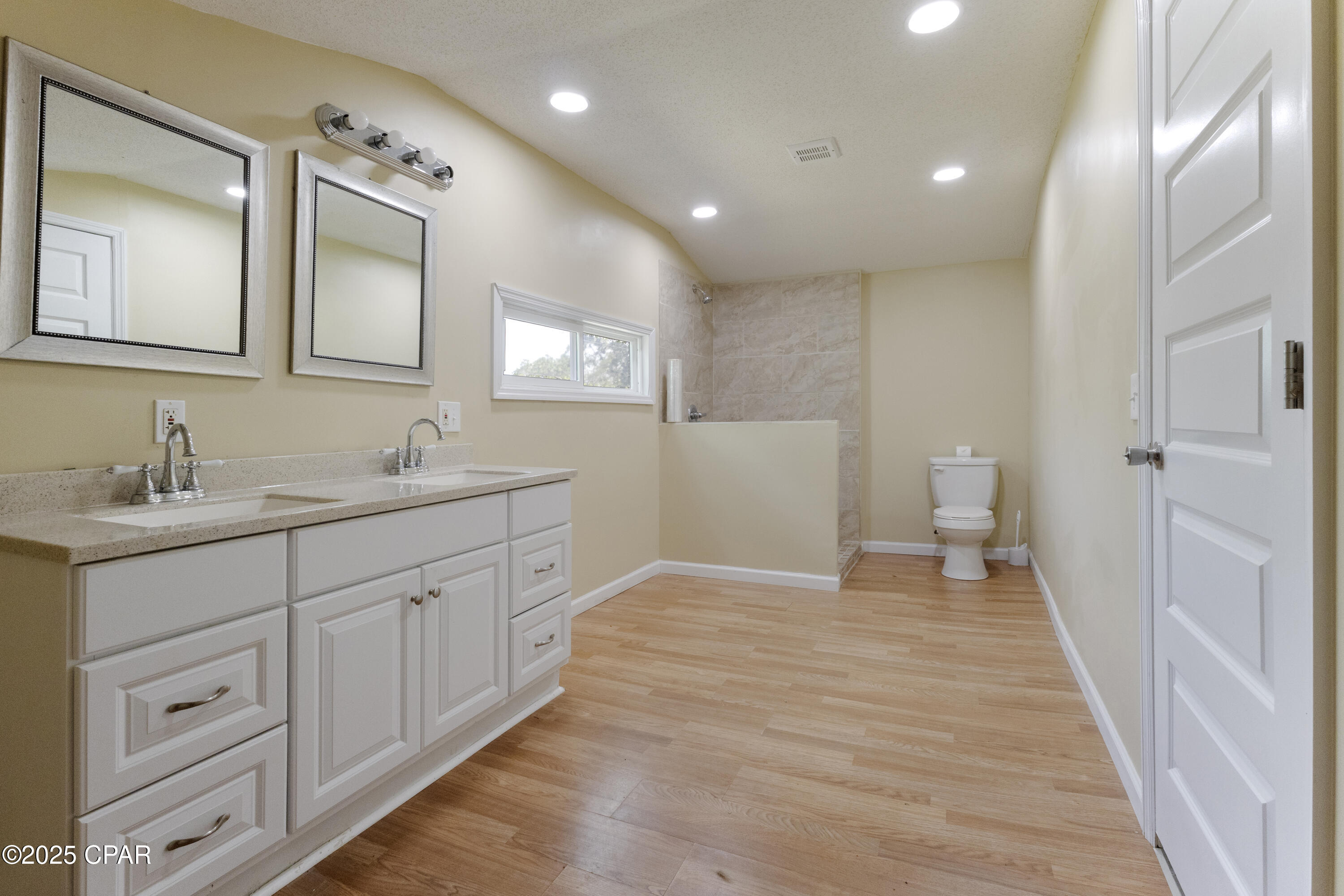 Ybdk5ninuehutkuuya 8qfnol2ytzrq89nlhivqta_m