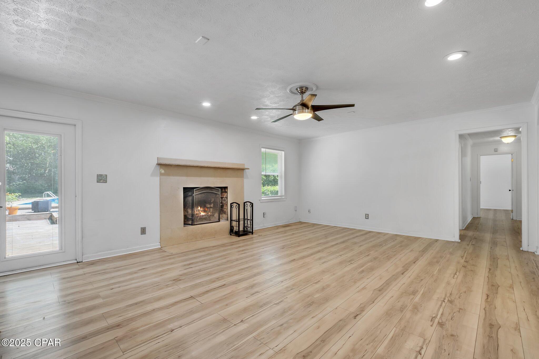 Listing photo id 29 for 2501 Debden Court