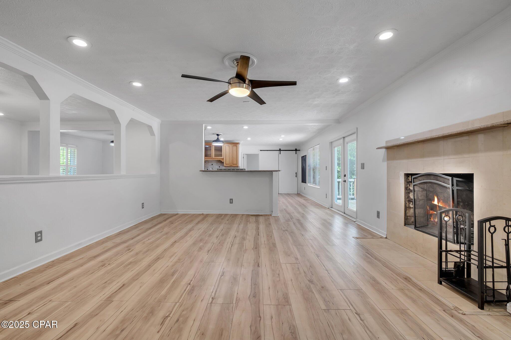 Listing photo id 32 for 2501 Debden Court