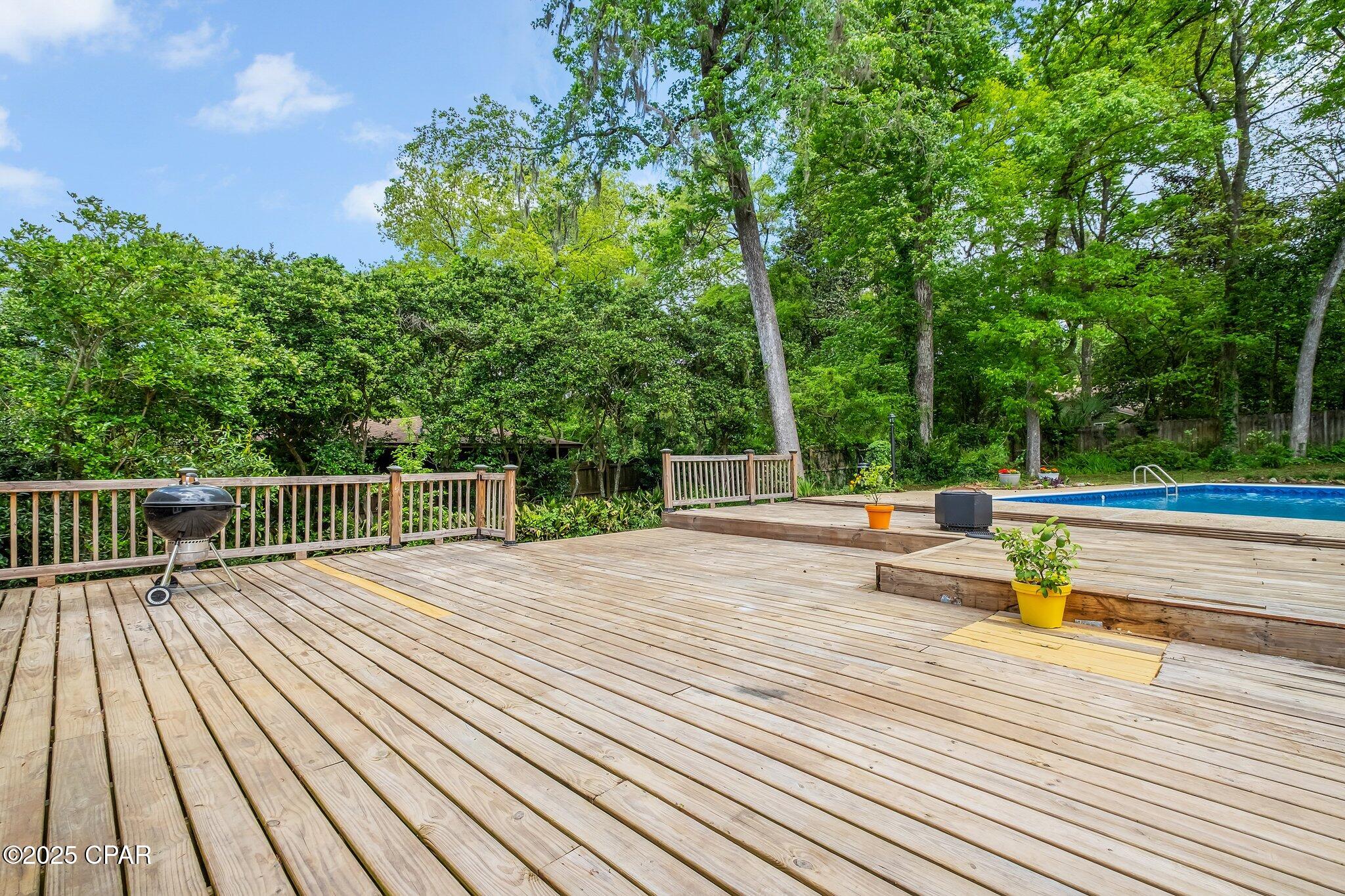 Listing photo id 57 for 2501 Debden Court