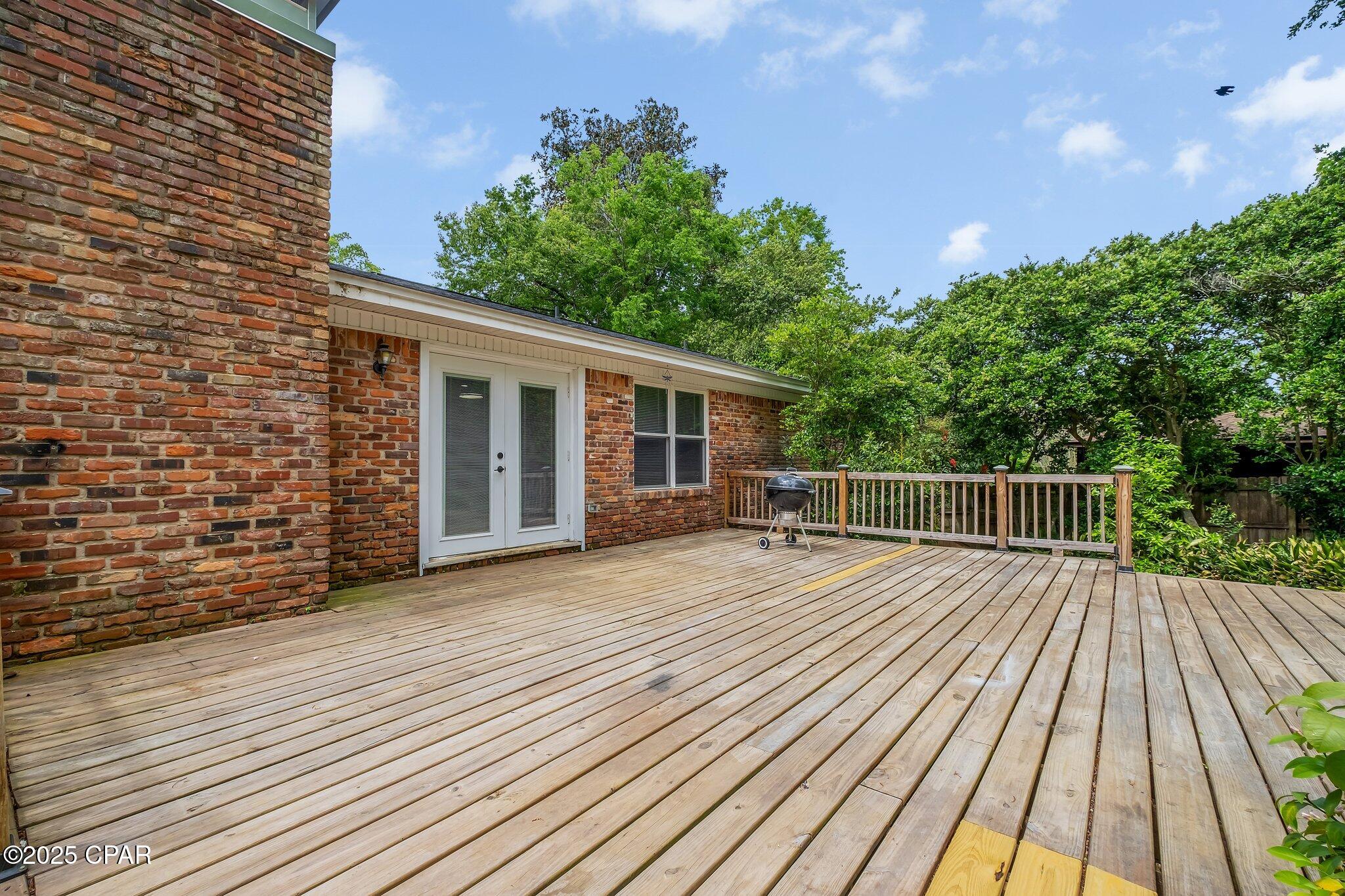 Listing photo id 58 for 2501 Debden Court