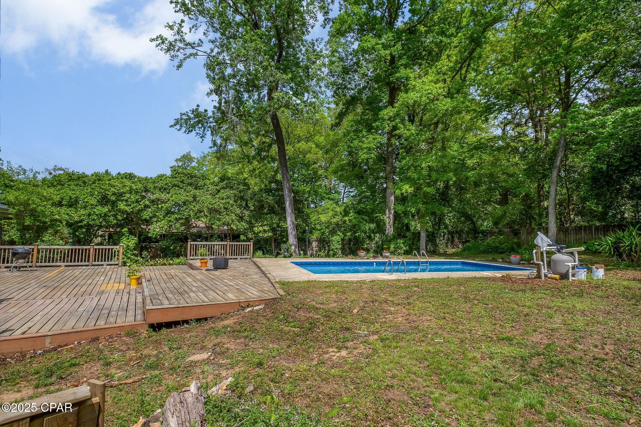 Listing photo id 60 for 2501 Debden Court