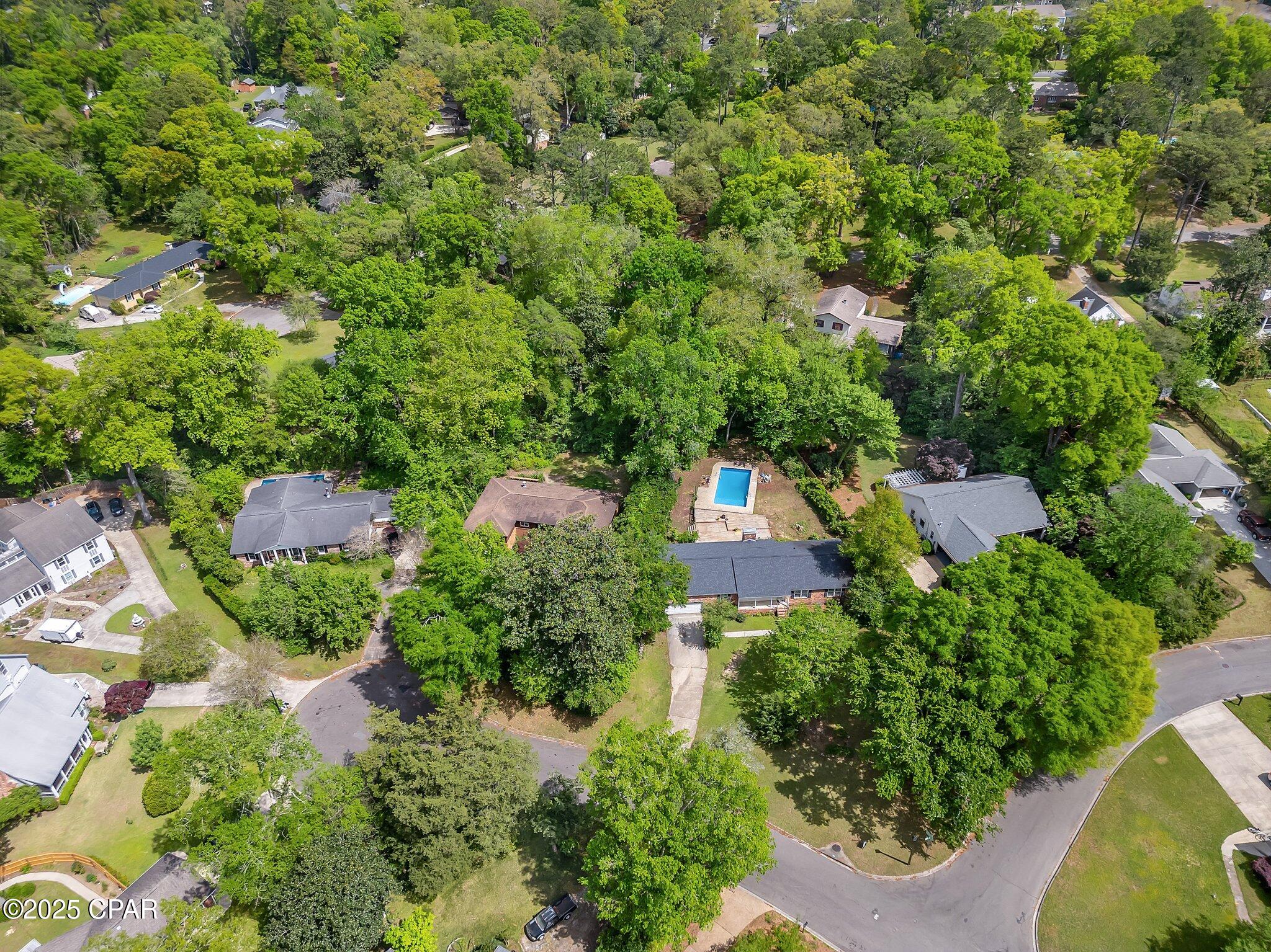 Listing photo id 63 for 2501 Debden Court