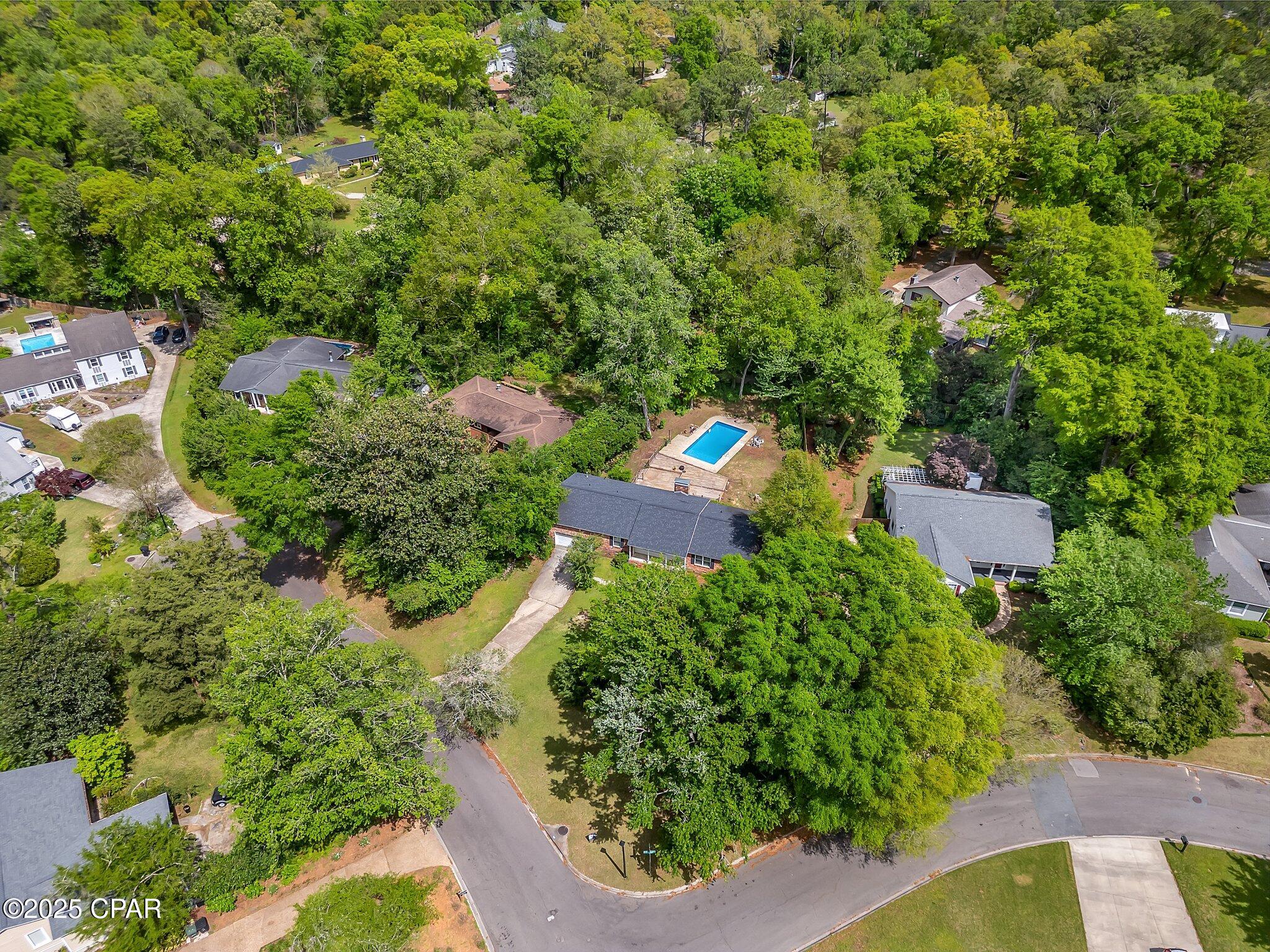 Listing photo id 65 for 2501 Debden Court