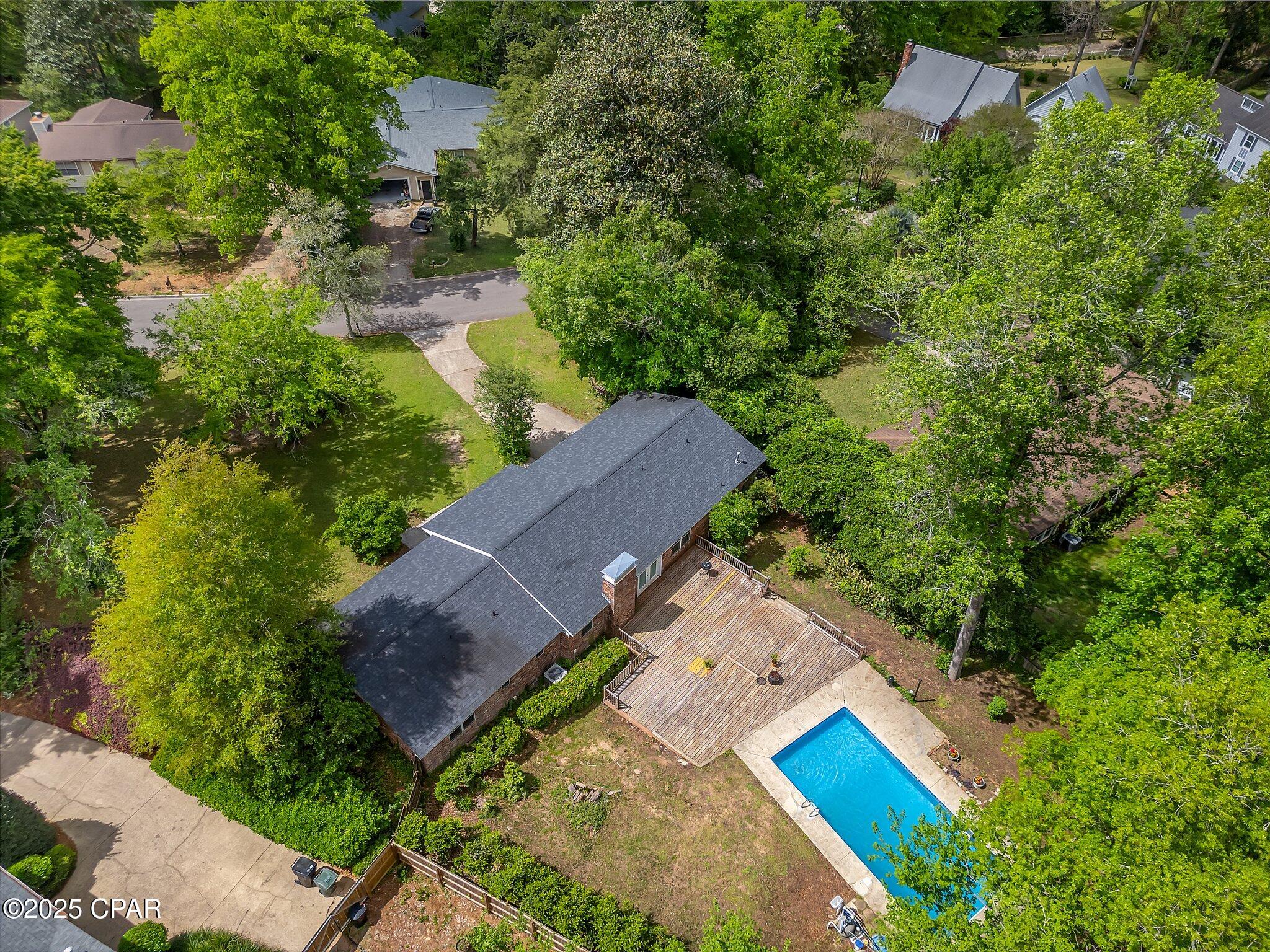 Listing photo id 66 for 2501 Debden Court