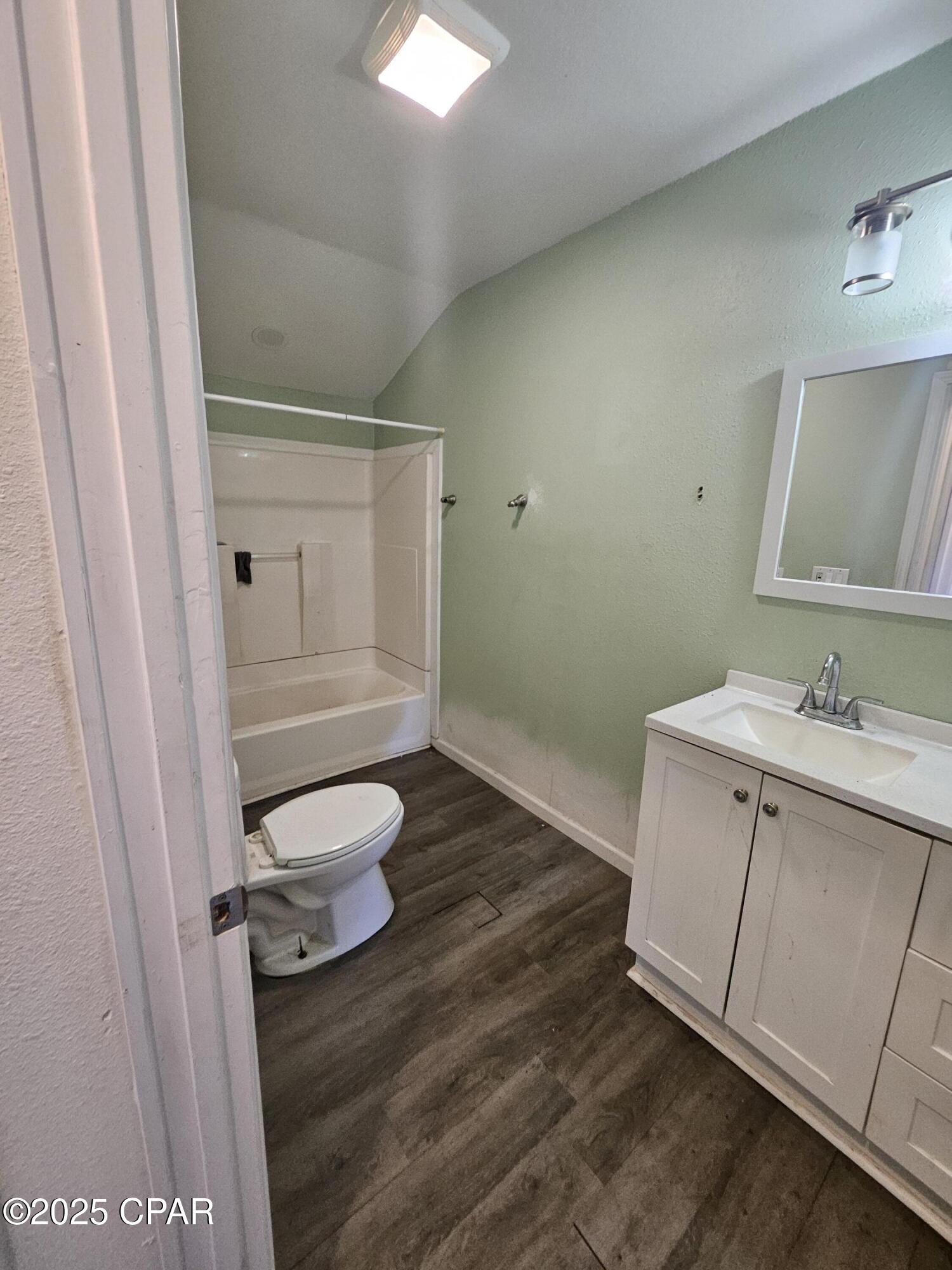 Image 12 For 5205 11 Street