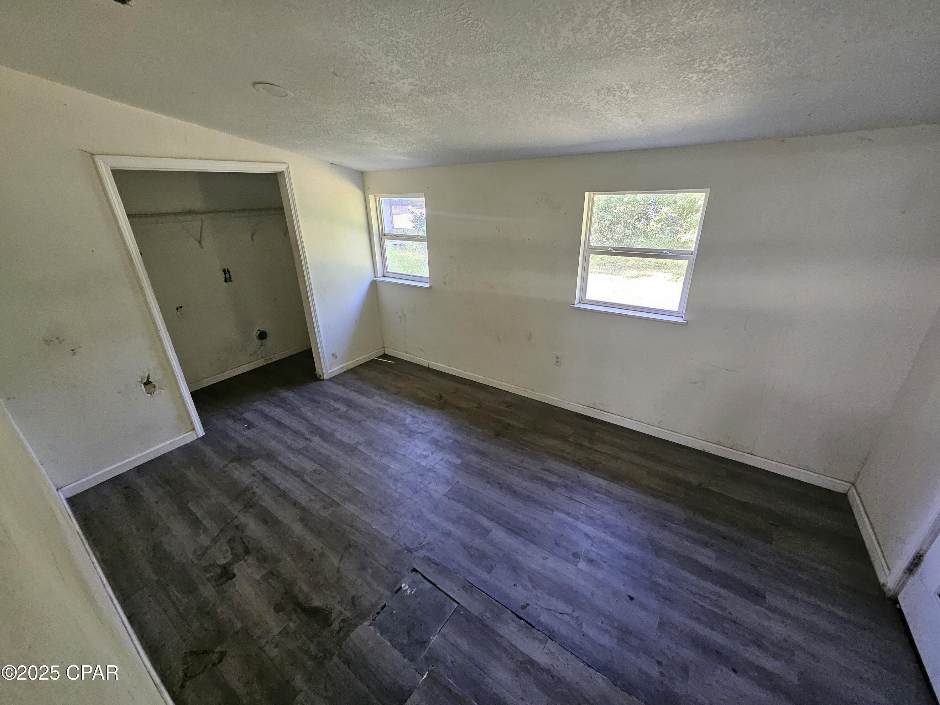 Image 9 For 5205 11 Street