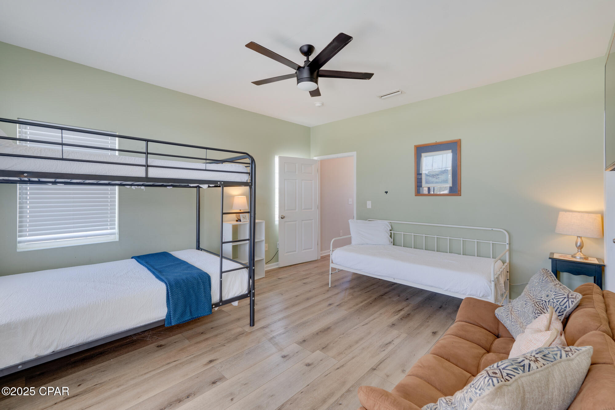 Flg9rtg4hqqleph79ozcldxhv 5duxom2xaahaqlztq