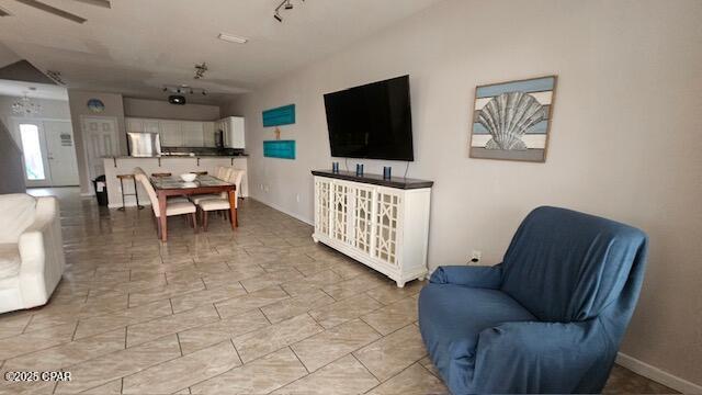 Image 8 For 5910 Beach Drive