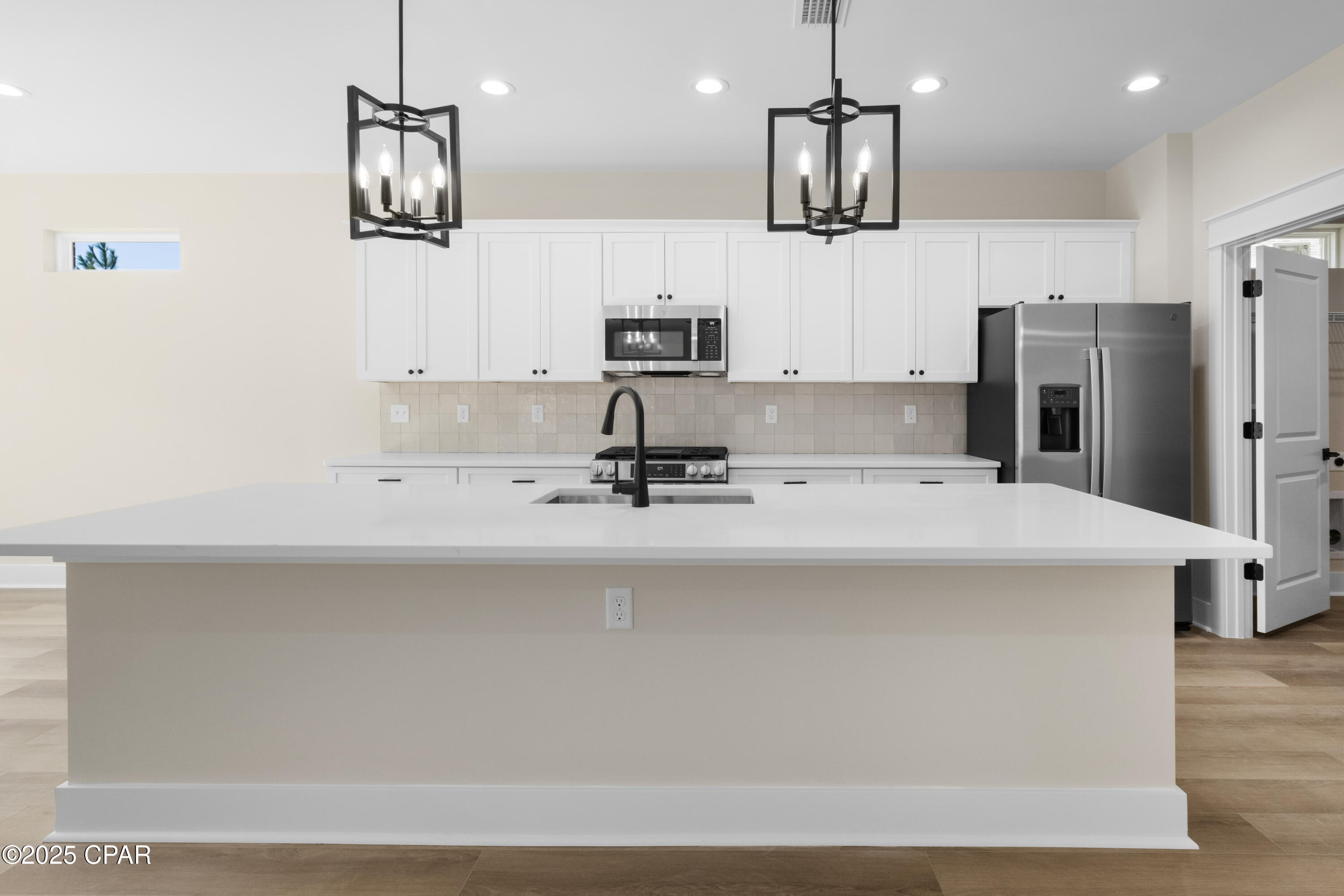 Image 7 For 3844 Red Deer Circle